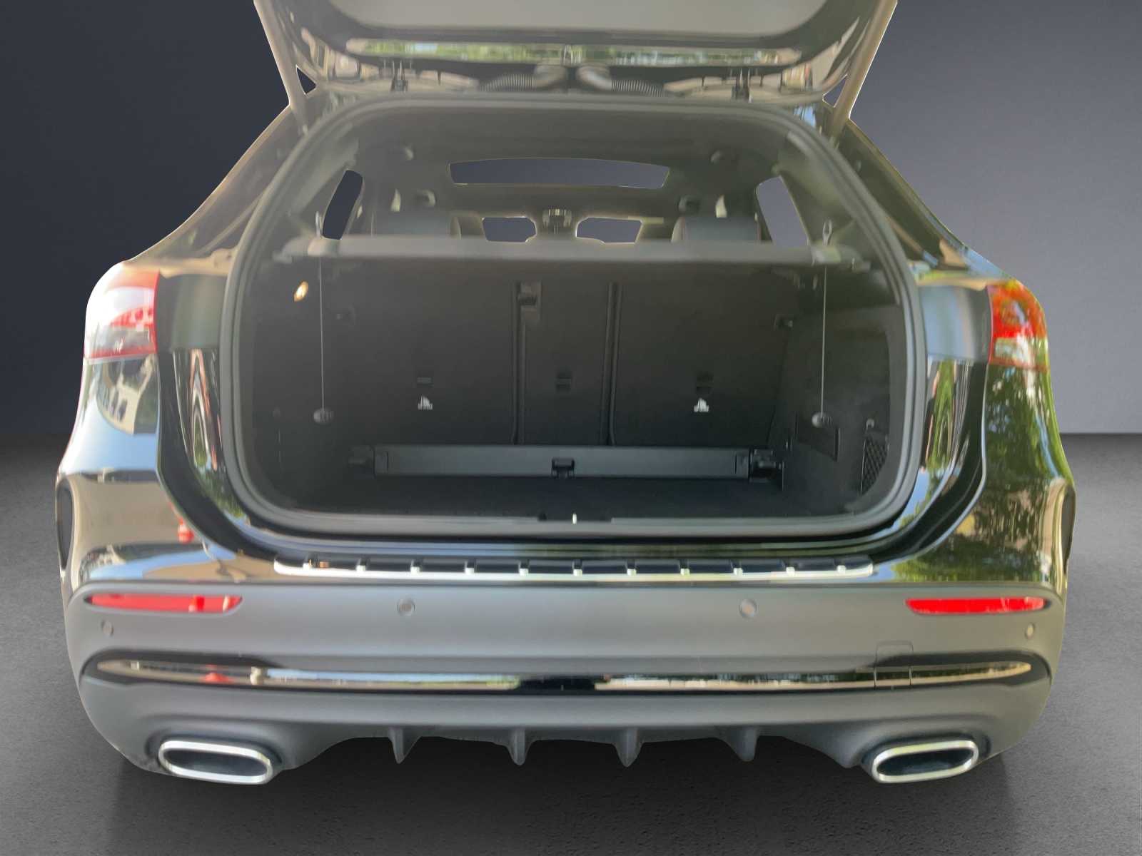 MERCEDES-BENZ GLA 200 AMG Line-image-12