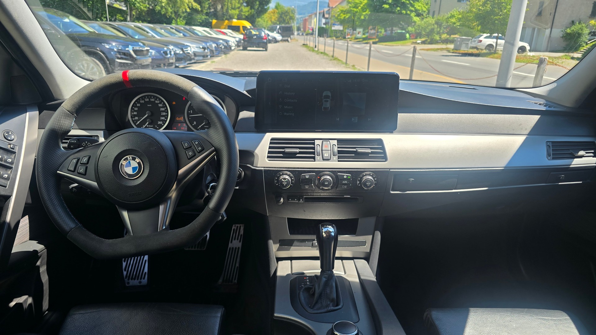 BMW 530xd Touring-image-9