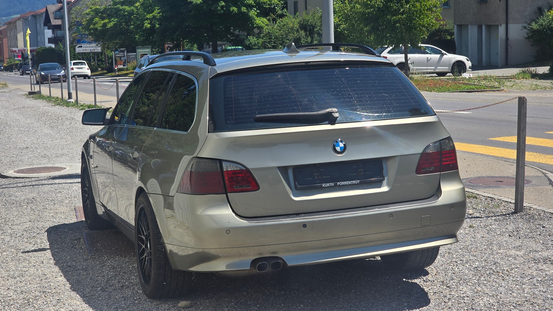 BMW 530xd Touring-showroom-element-3