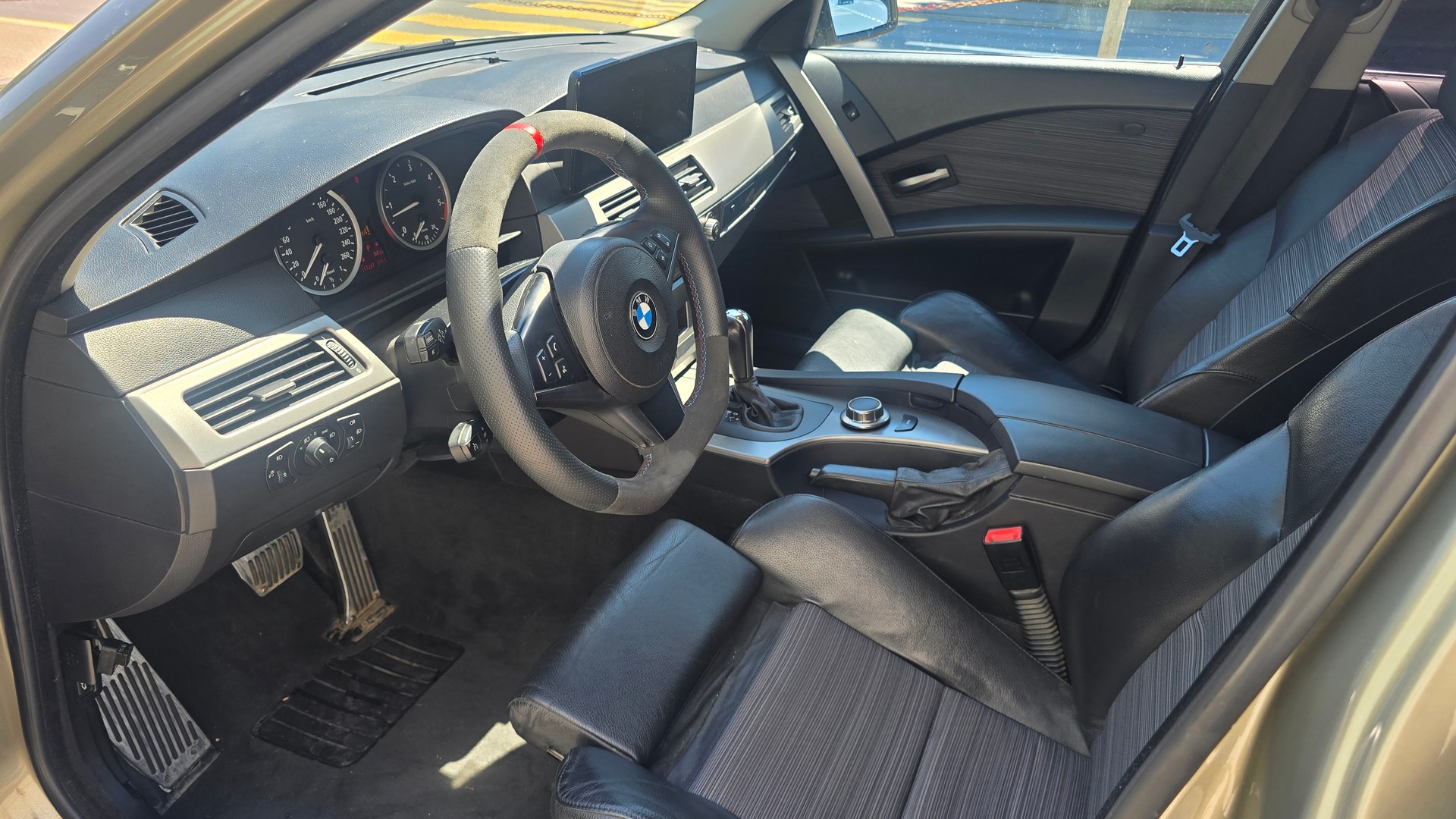 BMW 530xd Touring-image-11
