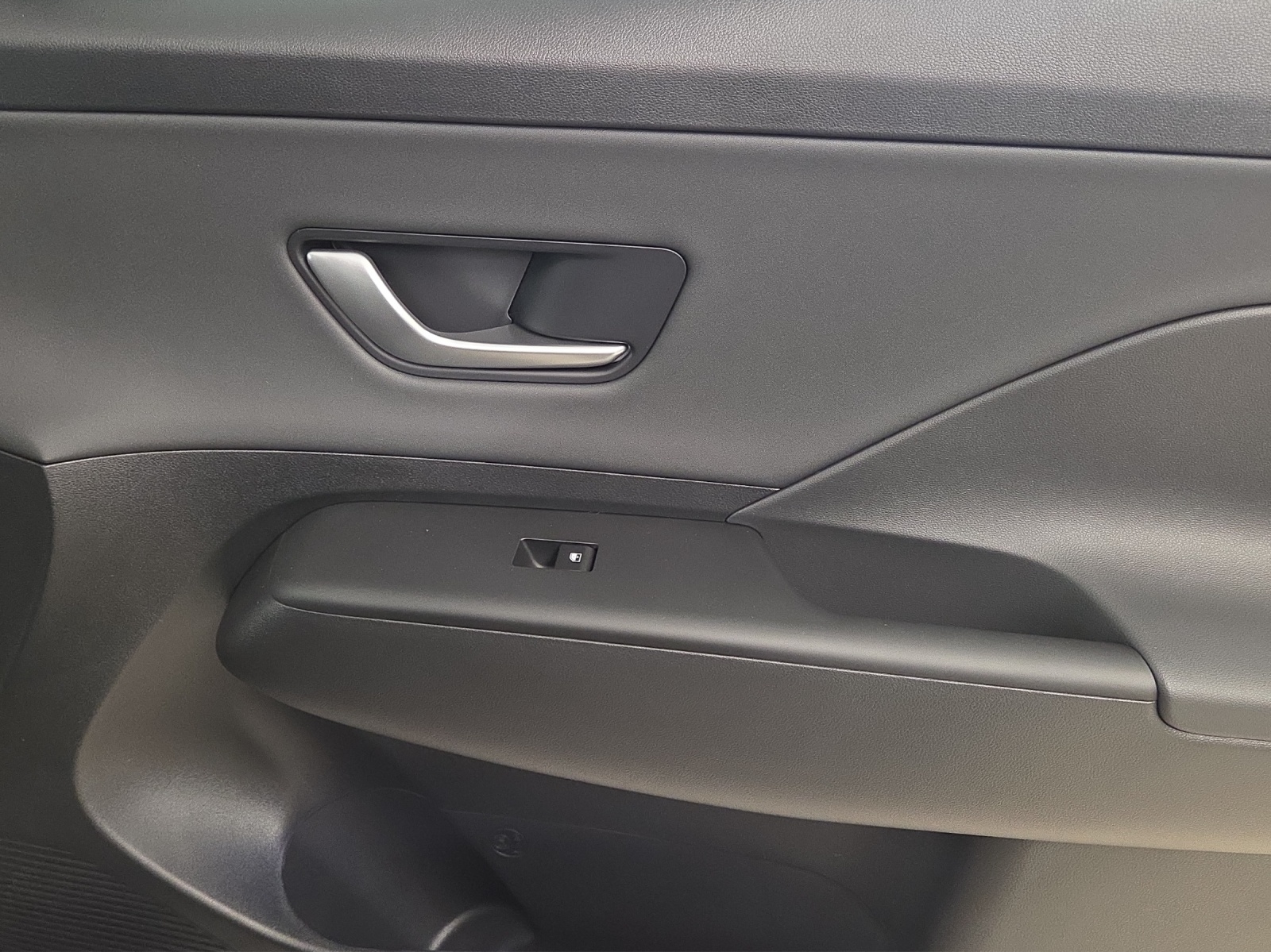 HYUNDAI Kona 1.6 GDi HEV Amplia DCT-image-10
