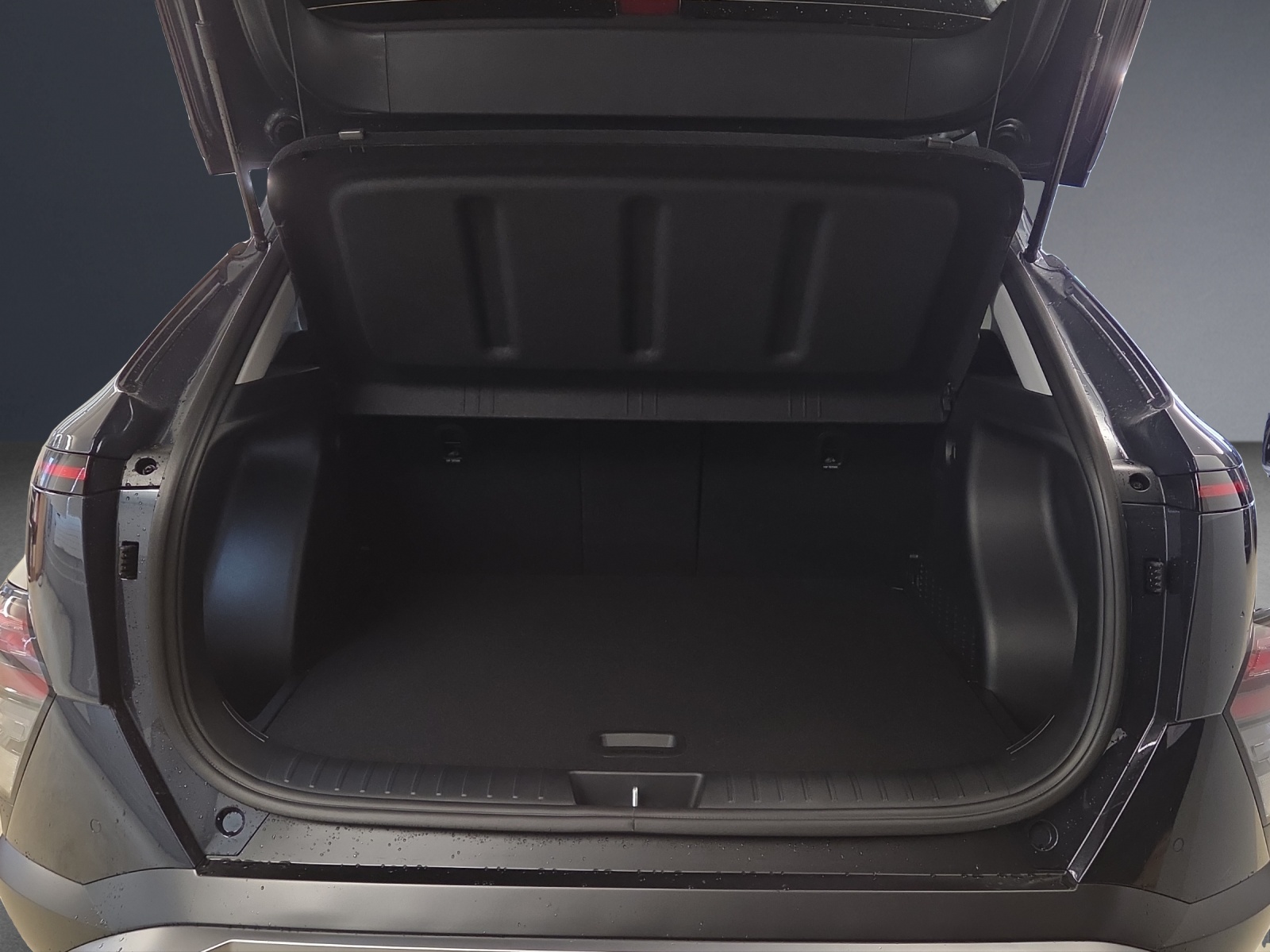 HYUNDAI Kona 1.6 GDi HEV Amplia DCT-image-17
