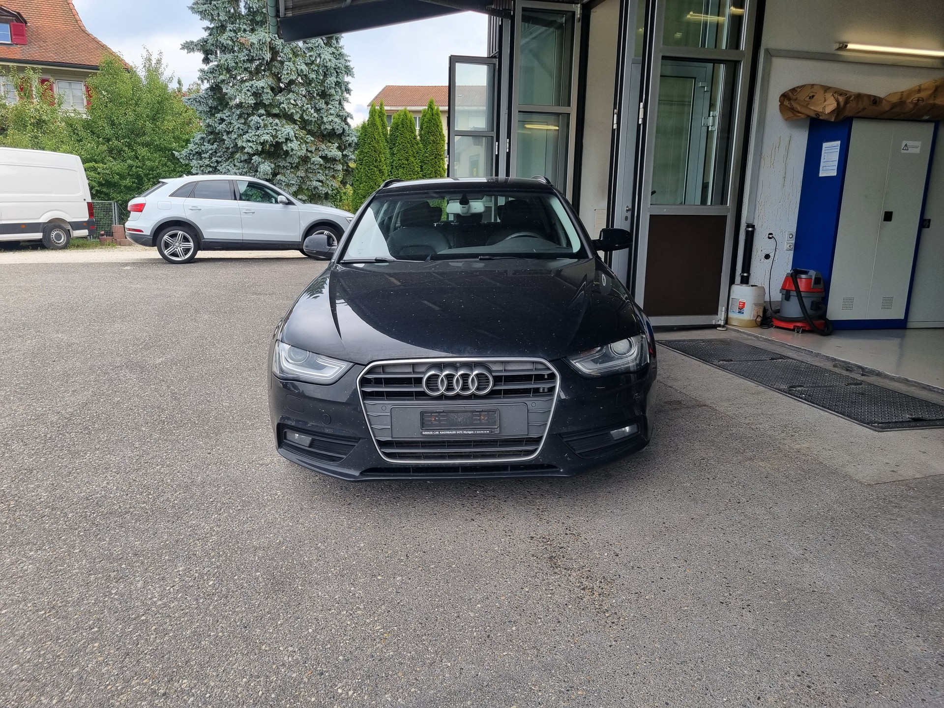 AUDI A4 Avant 1.8 TFSI-image-0