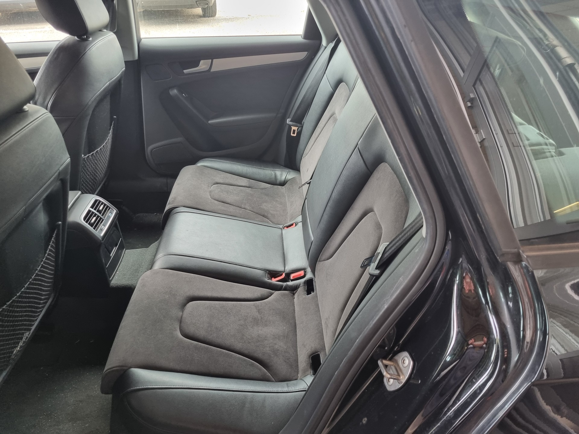 AUDI A4 Avant 1.8 TFSI-image-8