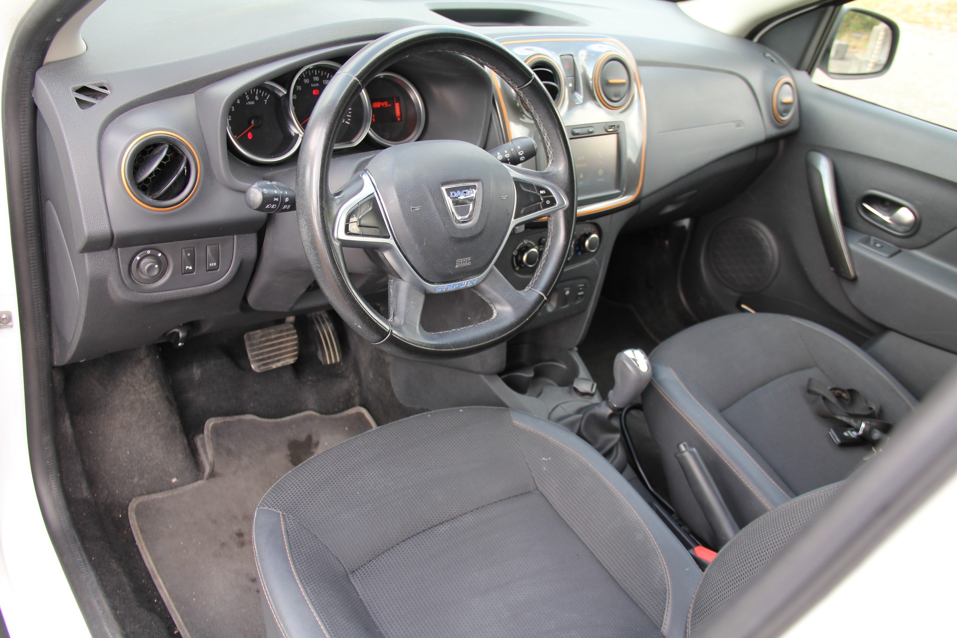 DACIA Sandero Tce 90 Stepway Unlimited Automatic-image-8
