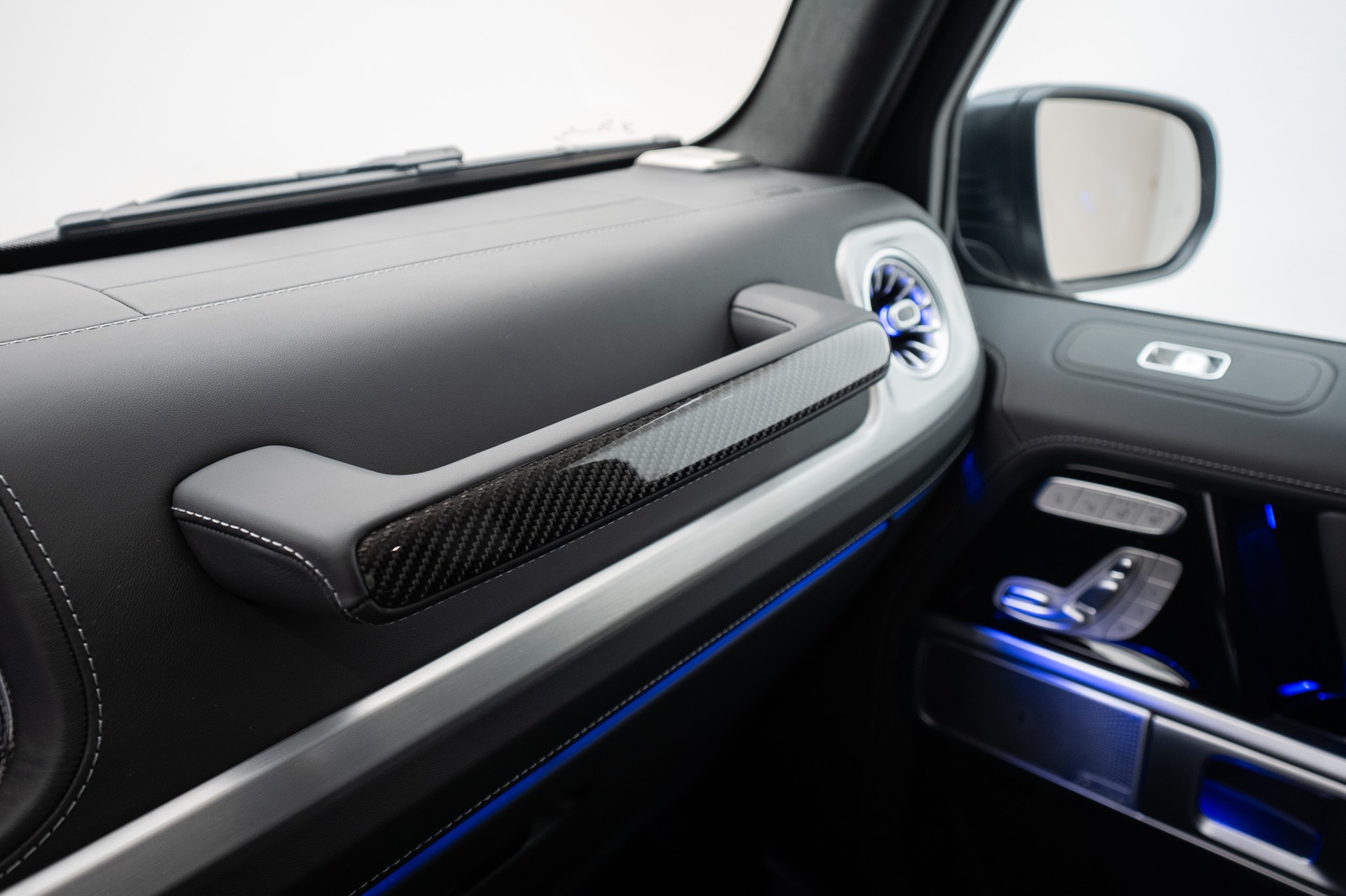 MERCEDES-BENZ G 63 AMG 9G-Tronic-image-14