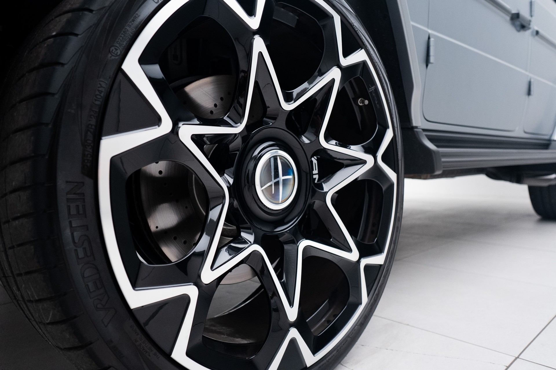 MERCEDES-BENZ G 63 AMG 9G-Tronic-image-21