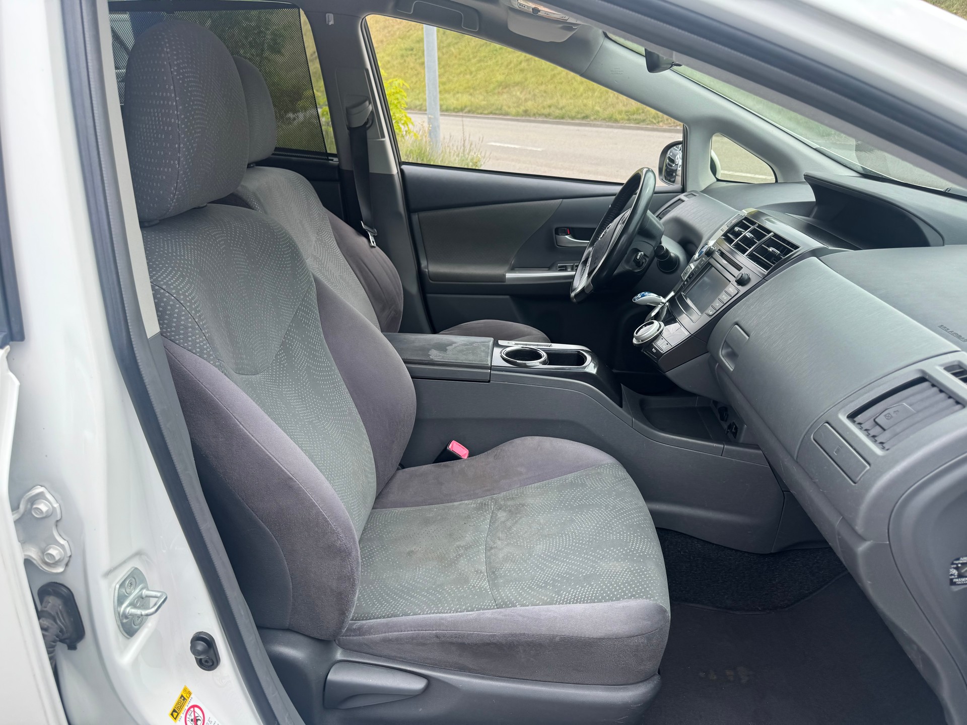 TOYOTA Prius+ 1.8 VVT-i HSD Sol-image-7