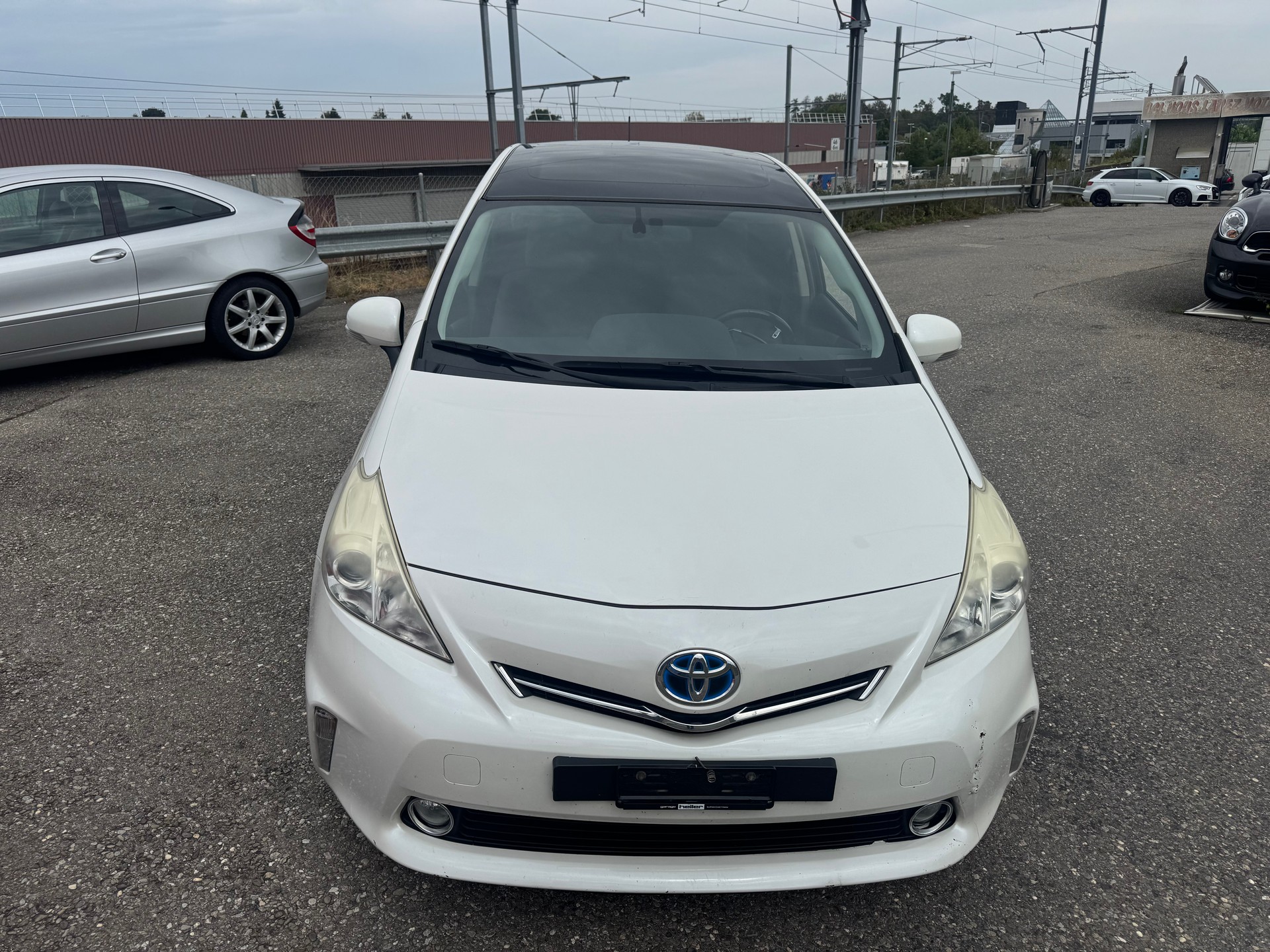 TOYOTA Prius+ 1.8 VVT-i HSD Sol-showroom-element-1