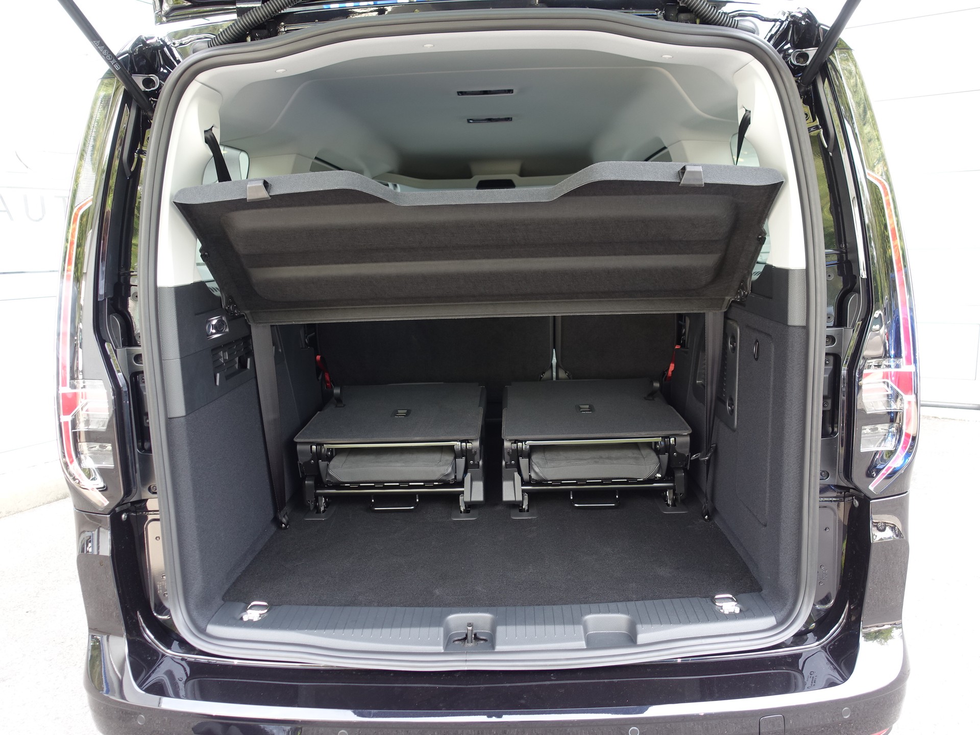 VW Caddy Maxi 1.5 TSI Plug in Hybrid Style DSG-image-20