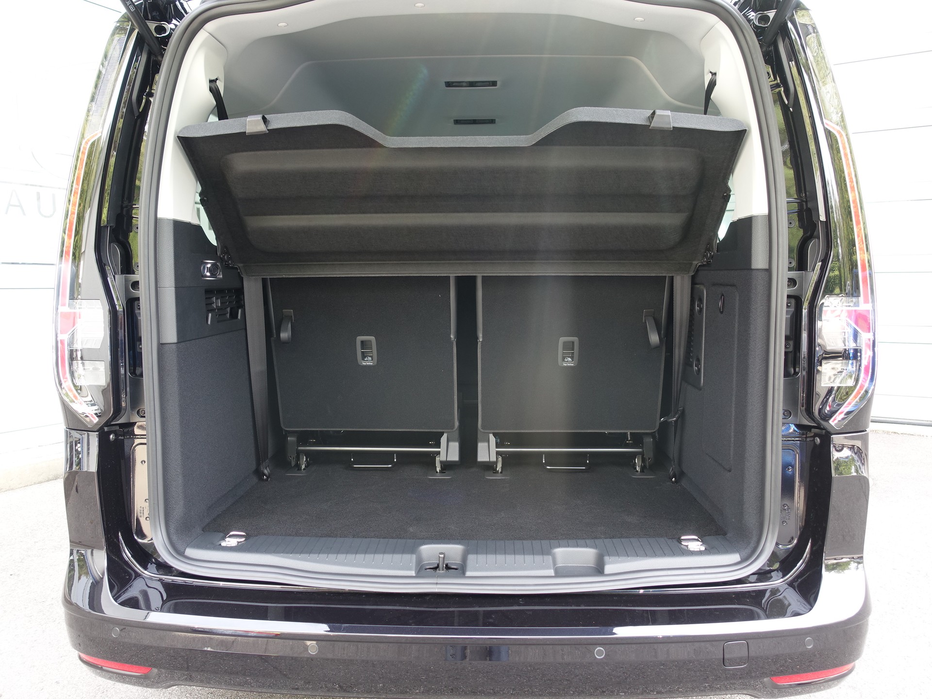 VW Caddy Maxi 1.5 TSI Plug in Hybrid Style DSG-image-21