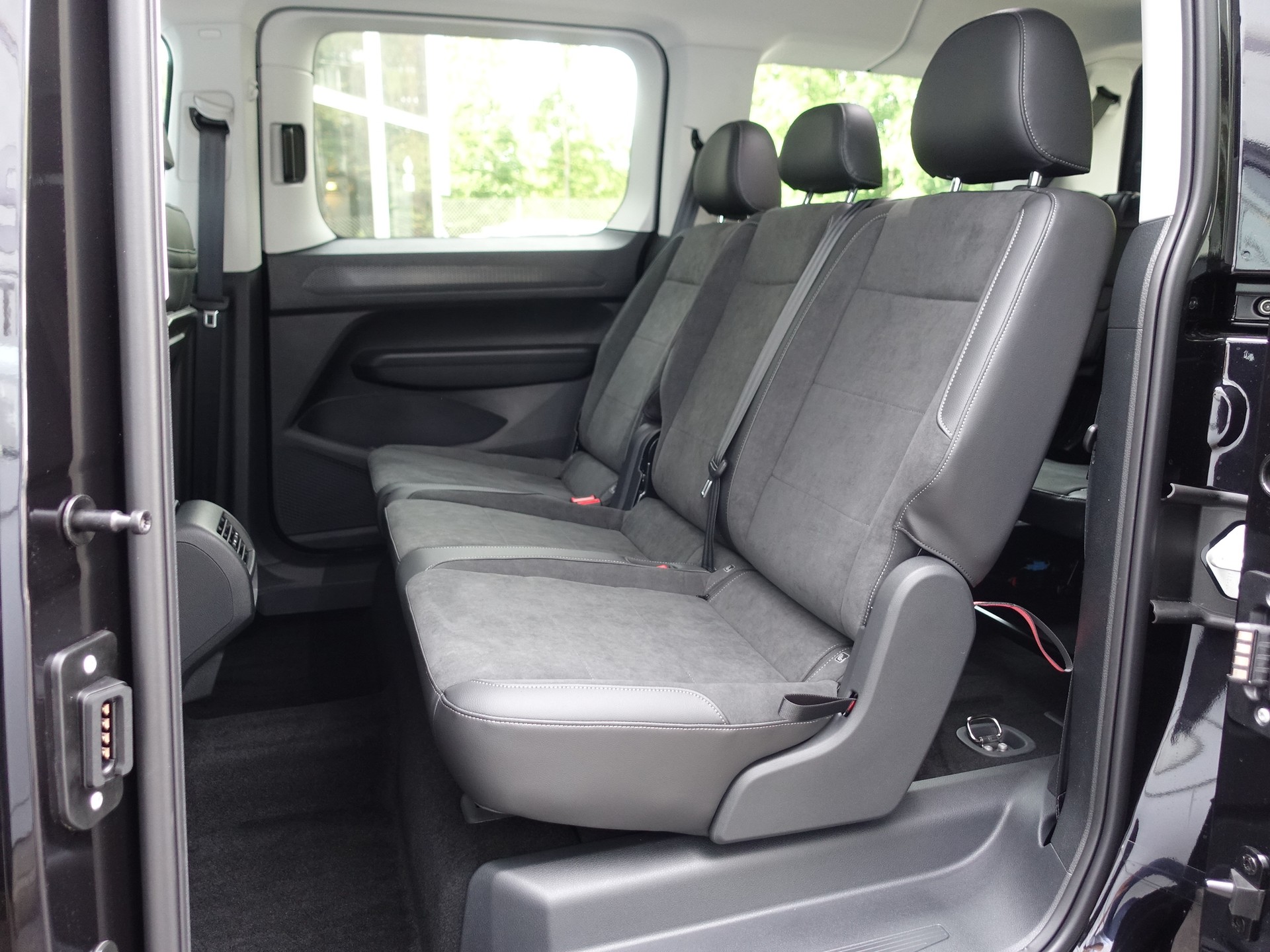 VW Caddy Maxi 1.5 TSI Plug in Hybrid Style DSG-image-16
