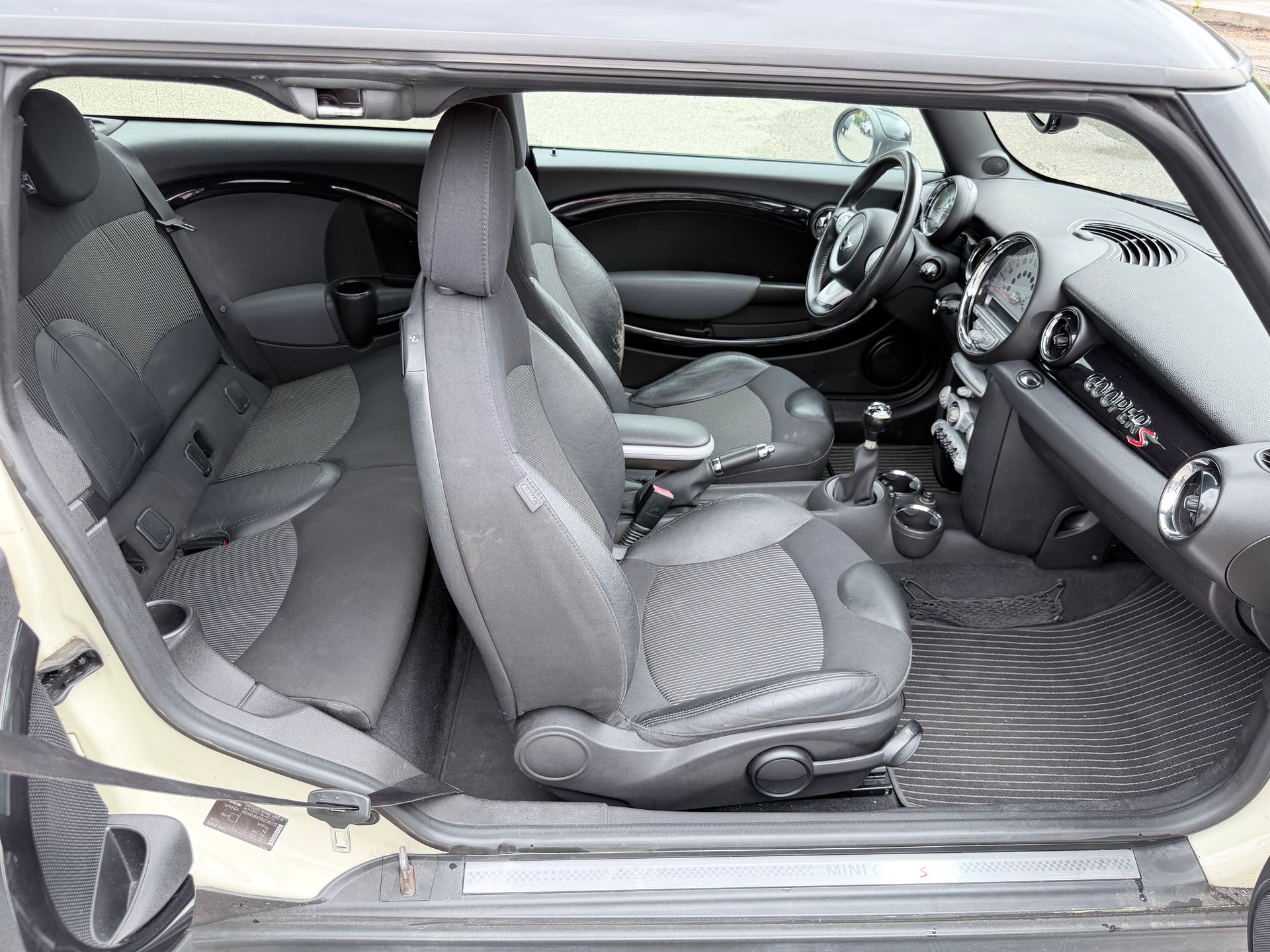MINI Clubman Cooper S-image-7