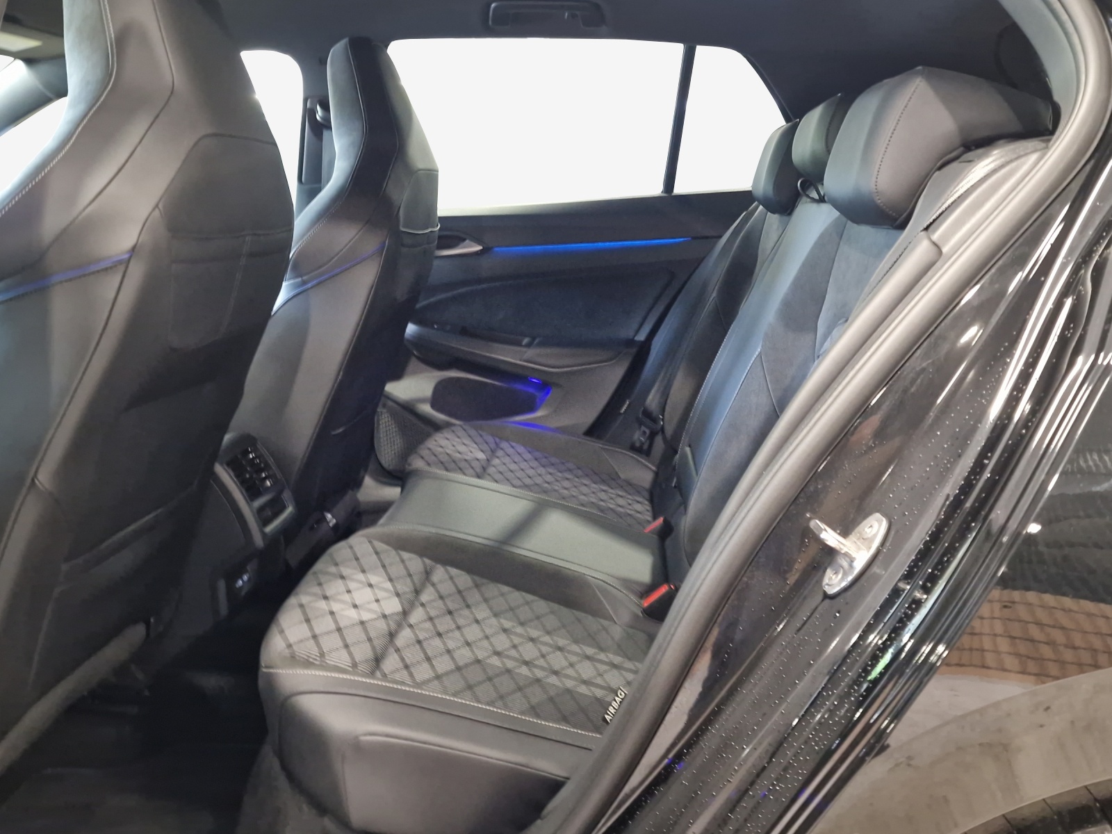 VW Golf 2.0 TSI R-Line DSG 4 Motion-image-11