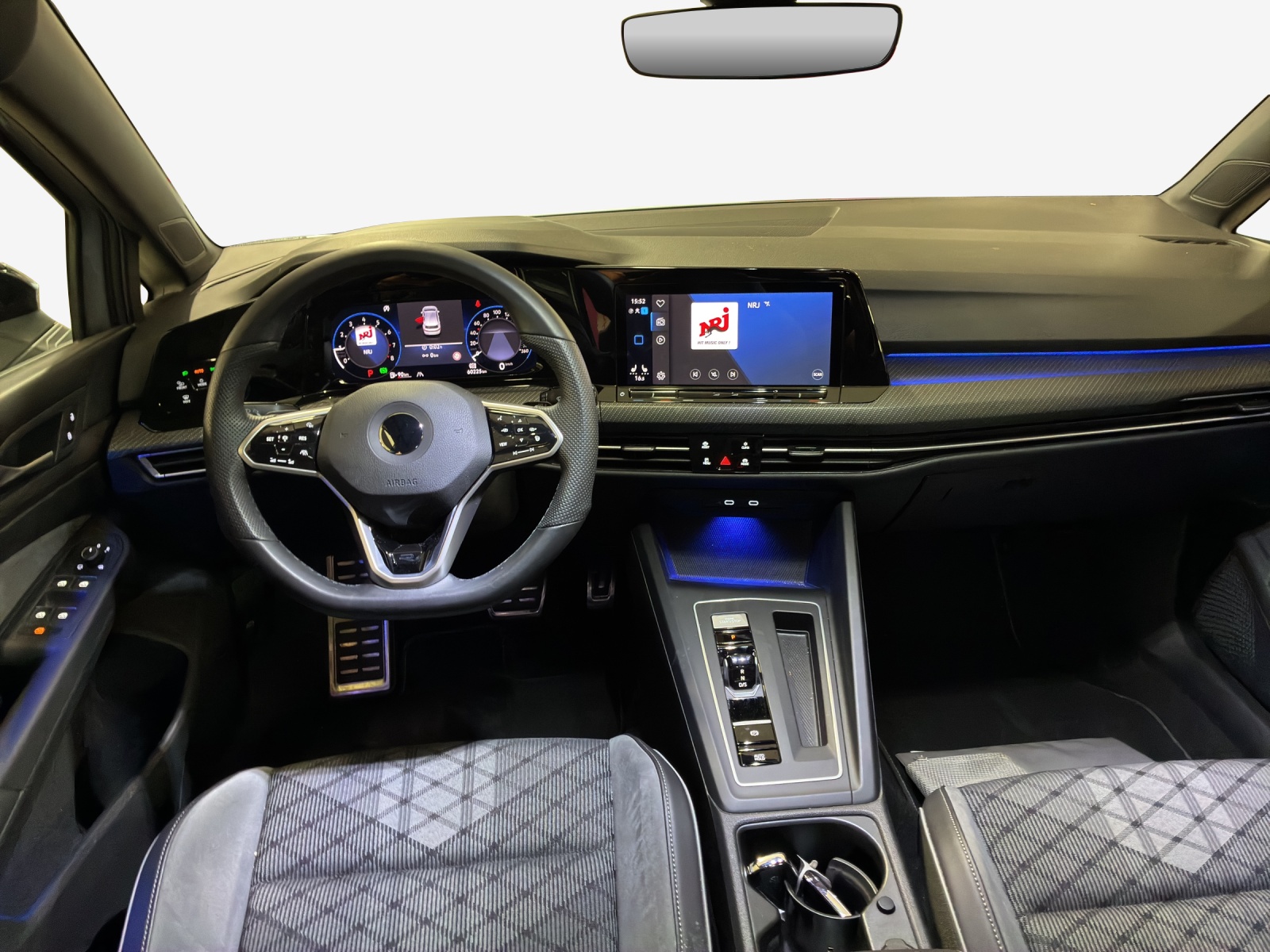 VW Golf 1.5 eTSI mHEV ACT R-Line DSG-image-8