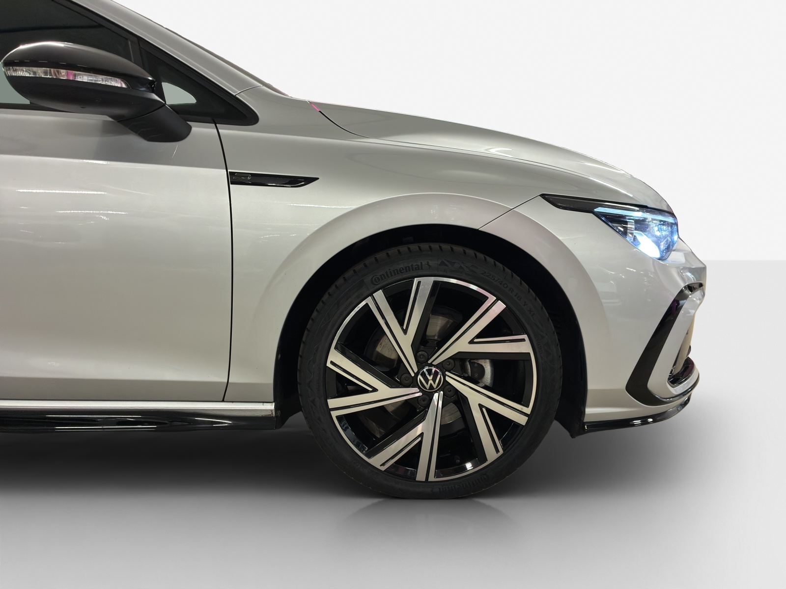 VW Golf 1.5 eTSI mHEV ACT R-Line DSG-image-13