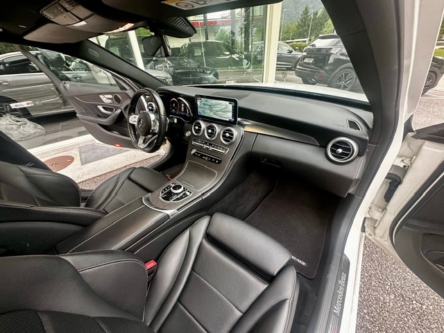 MERCEDES-BENZ C 200 4Matic AMG Line 9G-Tronic-image-13
