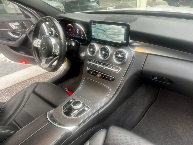 MERCEDES-BENZ C 200 4Matic AMG Line 9G-Tronic-image-12