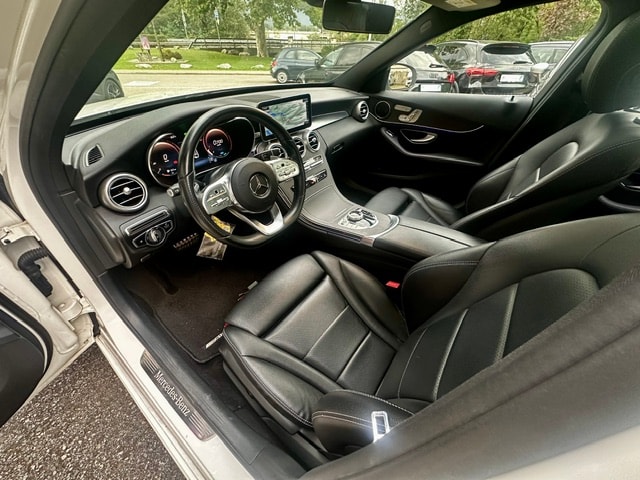 MERCEDES-BENZ C 200 4Matic AMG Line 9G-Tronic-image-14
