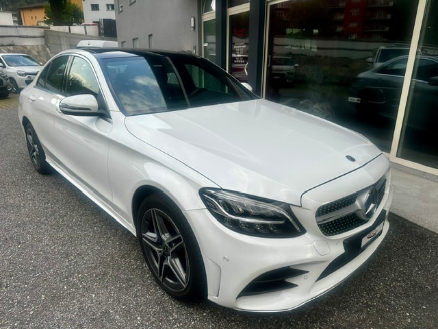 MERCEDES-BENZ C 200 4Matic AMG Line 9G-Tronic-image-4