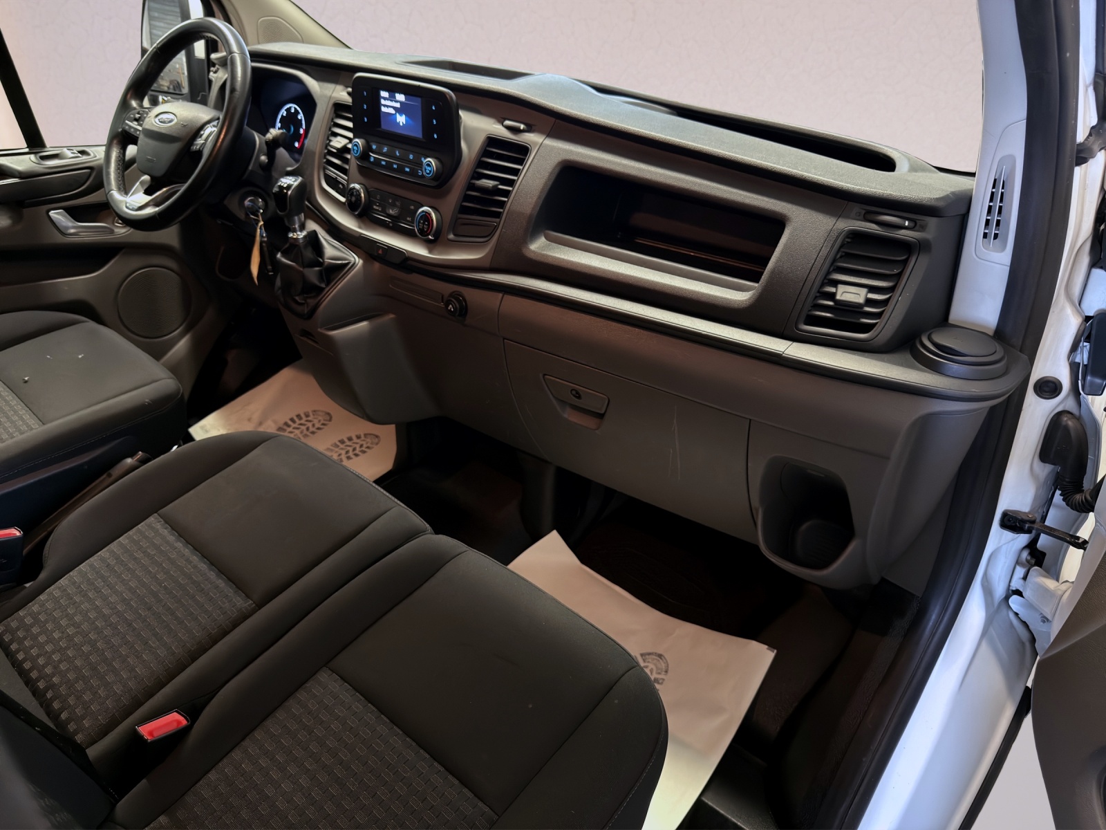 FORD Transit Custom 320 L2H1 Basis-image-11