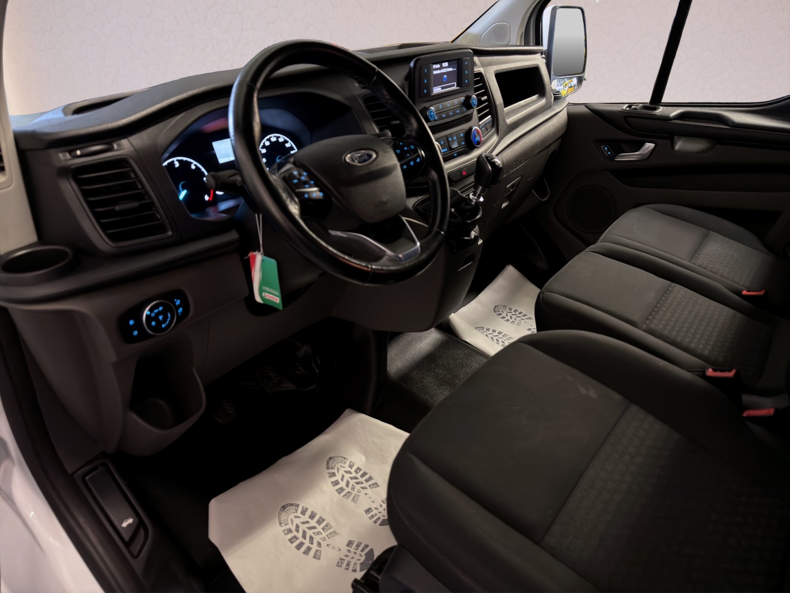 FORD Transit Custom 320 L2H1 Basis-image-13