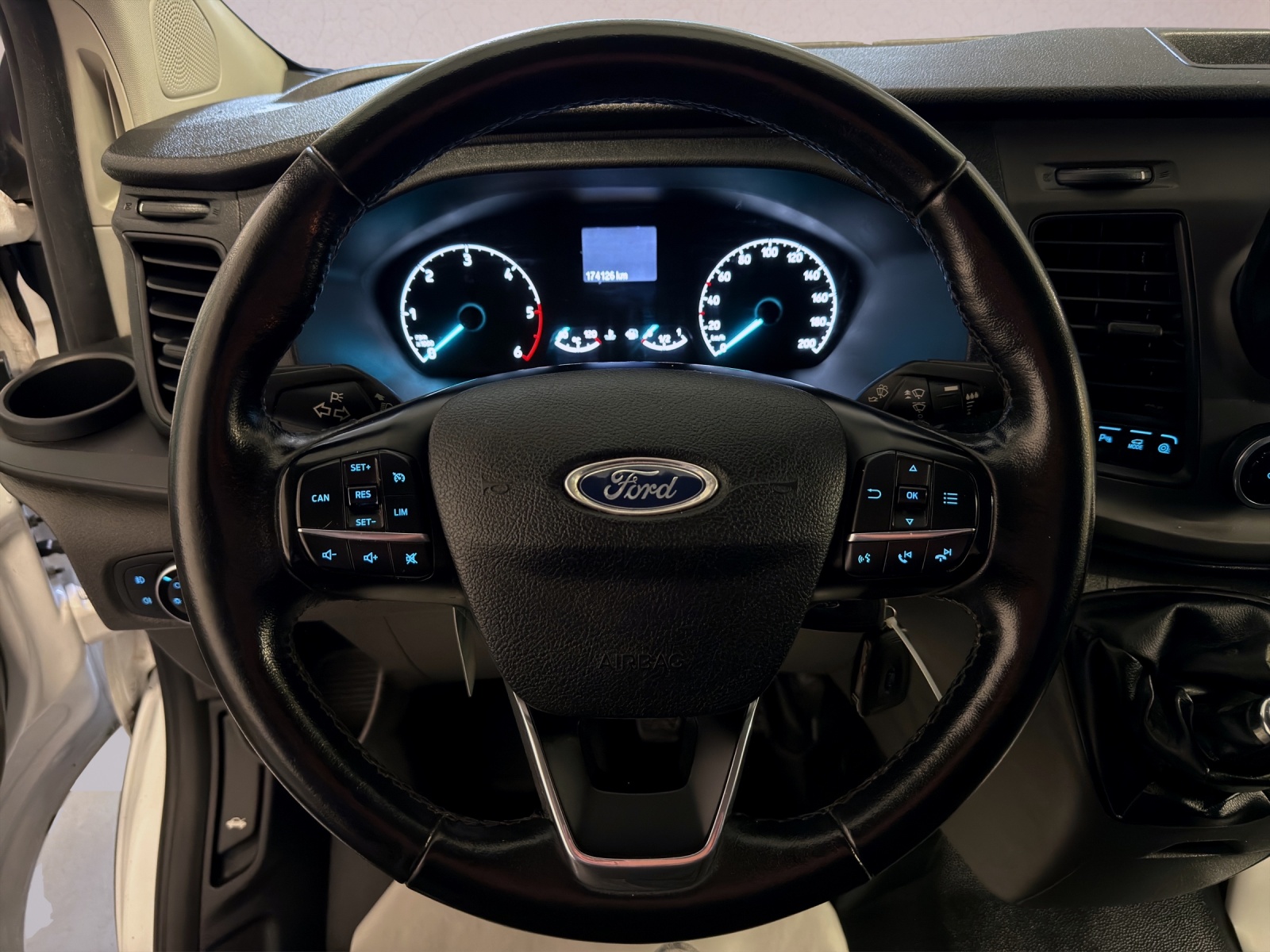 FORD Transit Custom 320 L2H1 Basis-image-15