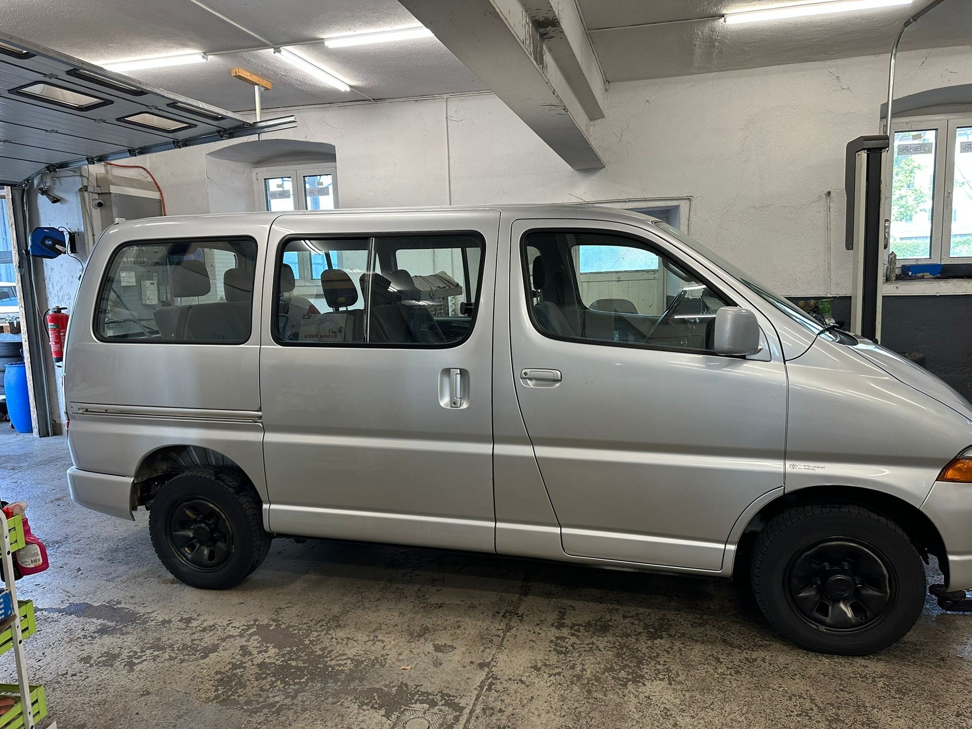 TOYOTA Hiace 2.7 GL Wagon 4x4-image-5