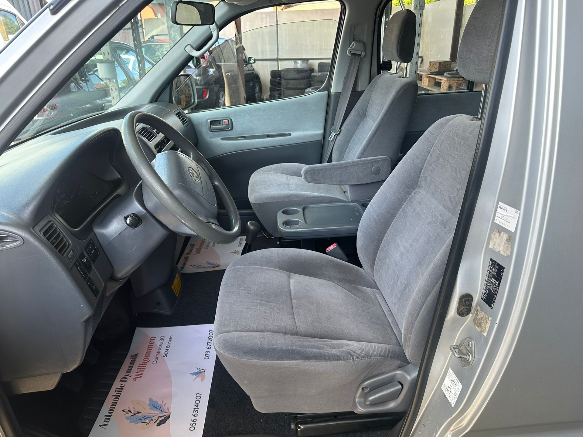 TOYOTA Hiace 2.7 GL Wagon 4x4-image-8