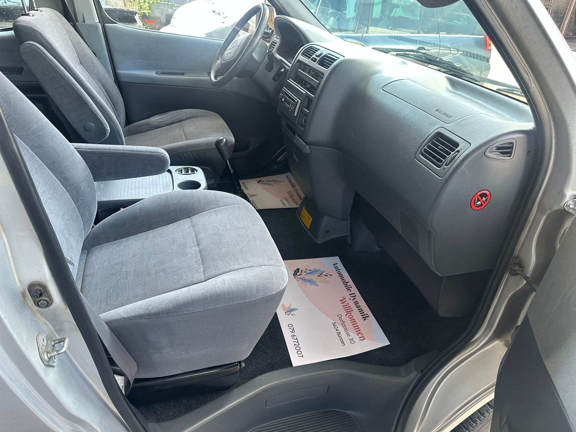 TOYOTA Hiace 2.7 GL Wagon 4x4-image-9