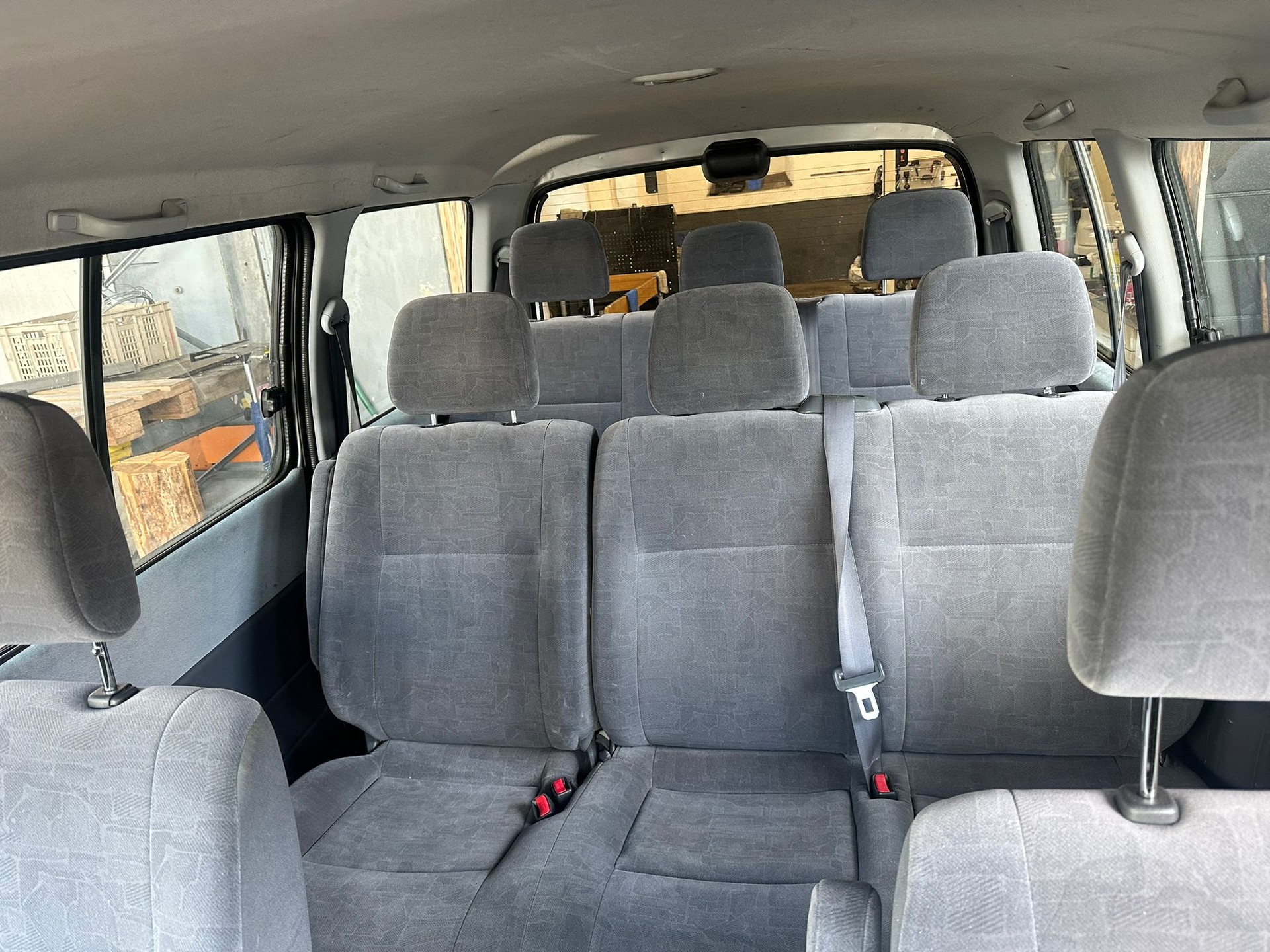 TOYOTA Hiace 2.7 GL Wagon 4x4-image-12
