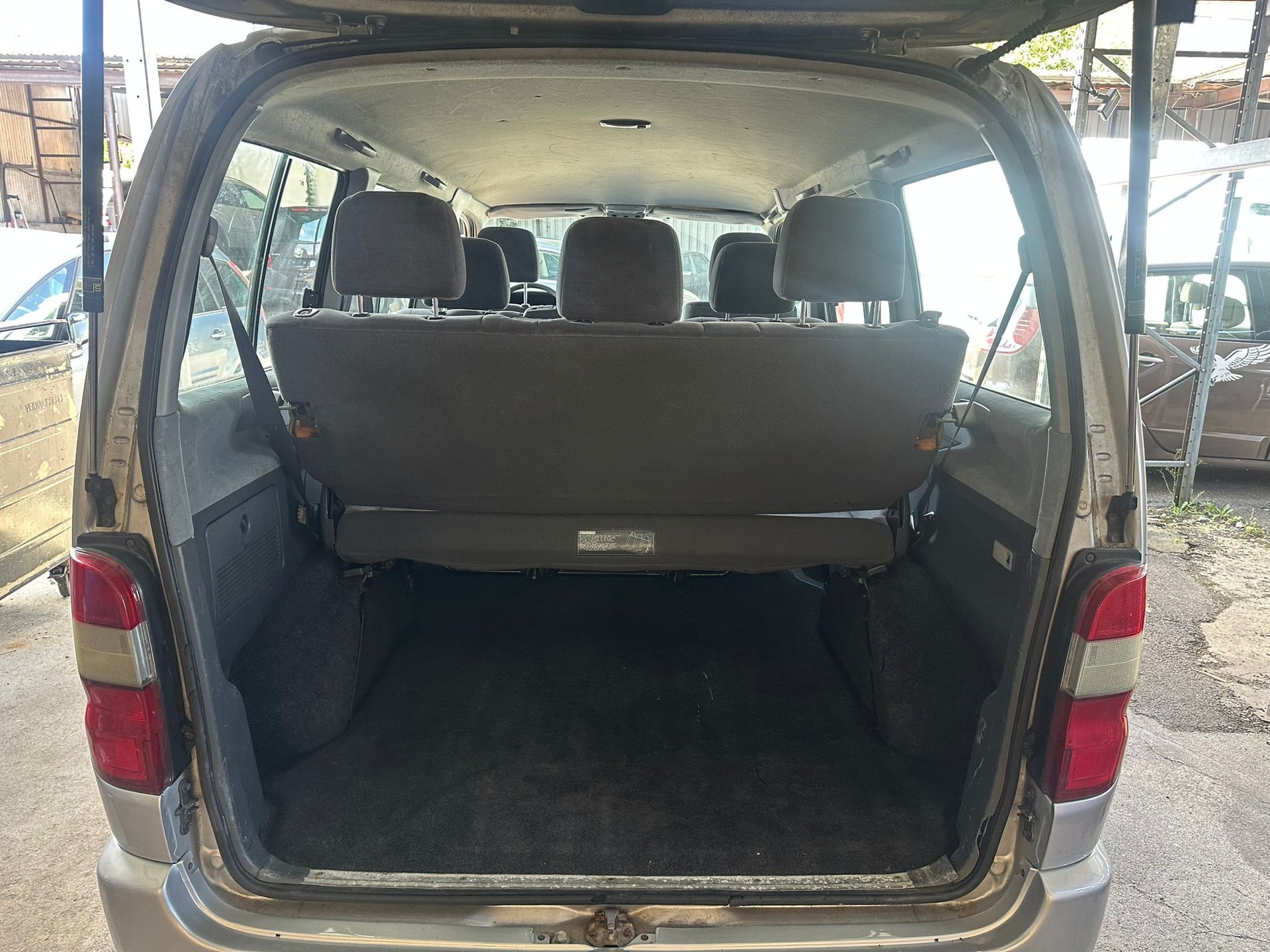 TOYOTA Hiace 2.7 GL Wagon 4x4-image-13