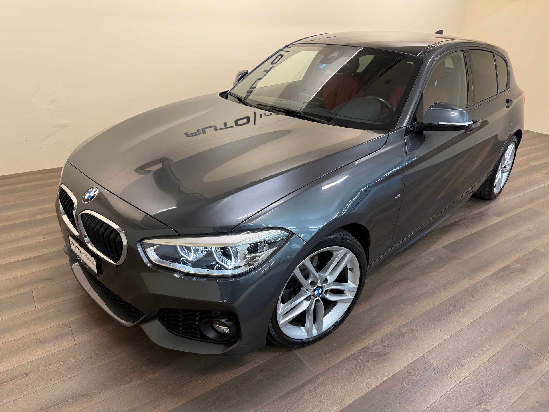 BMW 118i M Sport Steptronic-showroom-element-1
