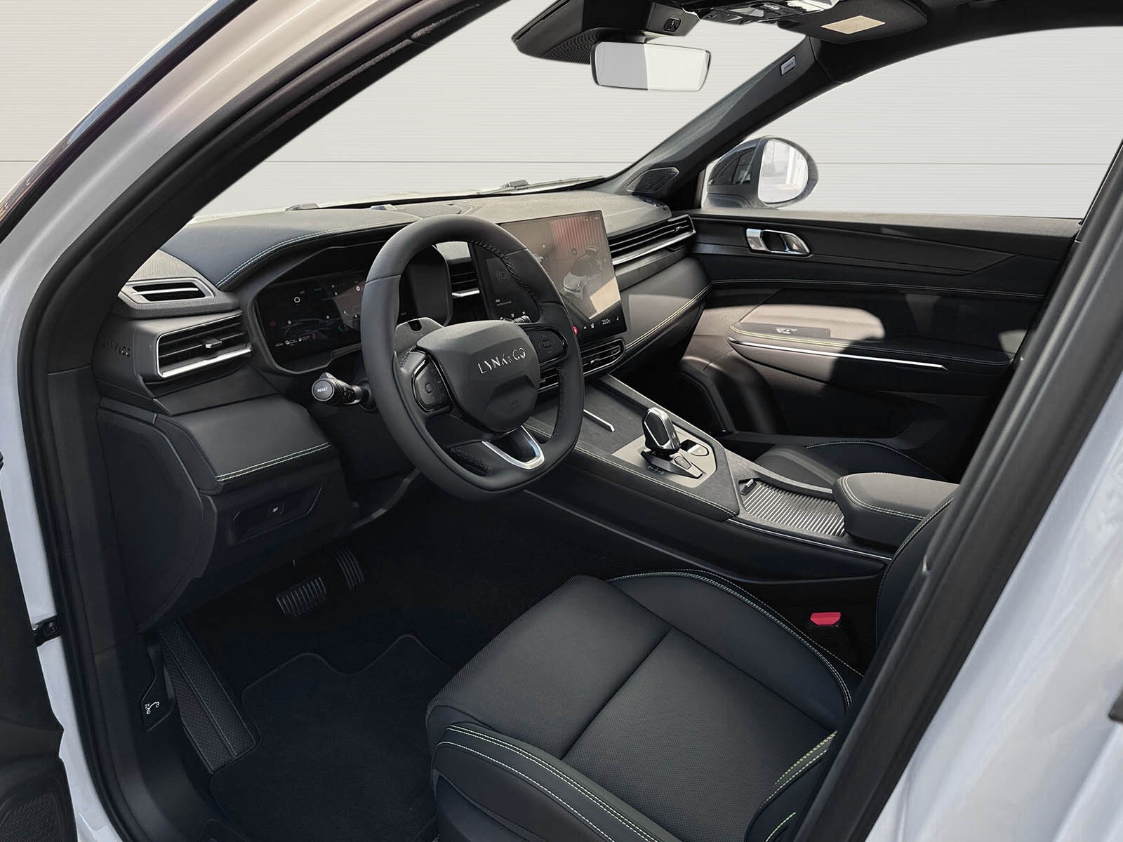 LYNK & CO 01 1.5 PHEV More-image-6