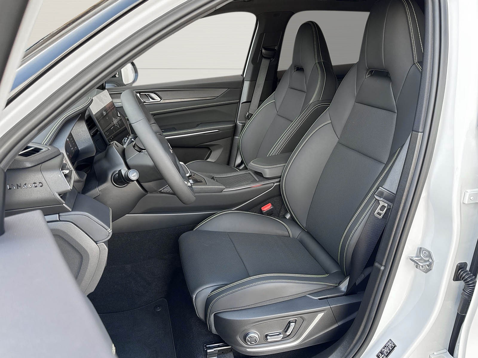 LYNK & CO 01 1.5 PHEV More-image-7