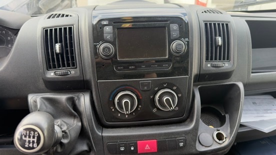 PEUGEOT Boxer 2.0 HDI 335 Allure L2H2-image-8