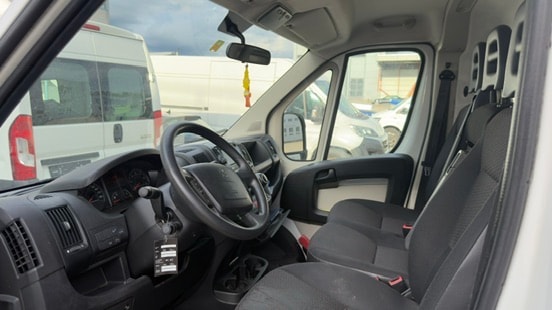 PEUGEOT Boxer 2.0 HDI 335 Allure L2H2-image-7