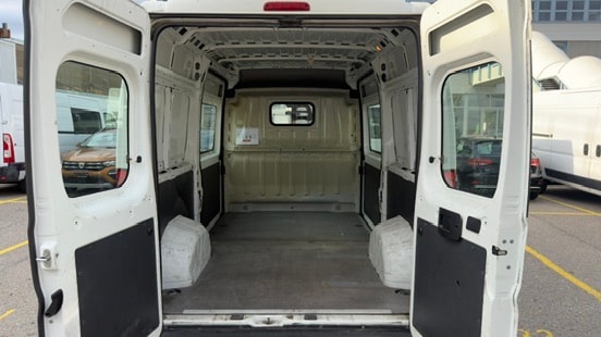 PEUGEOT Boxer 2.0 HDI 335 Allure L2H2-image-9