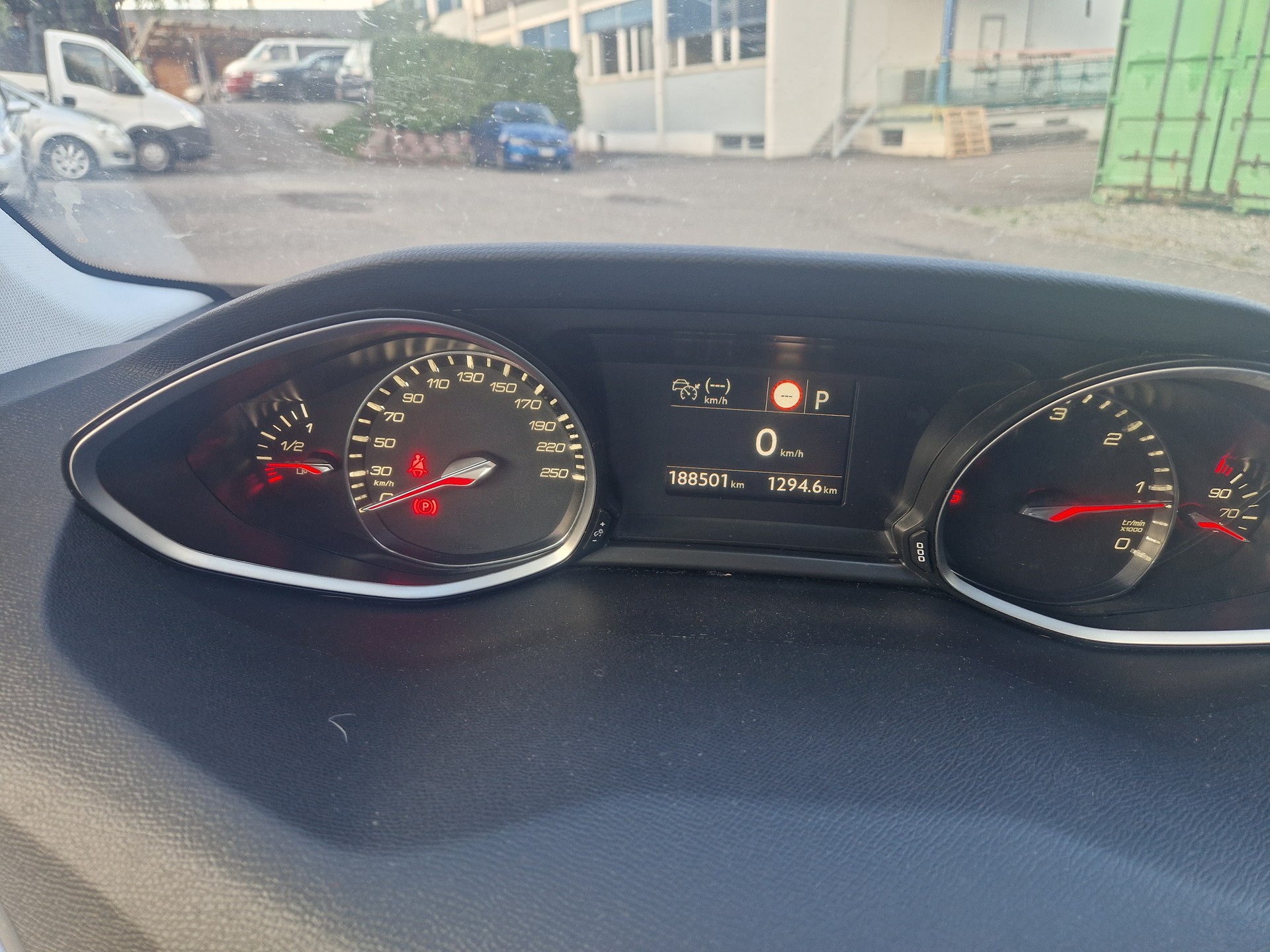 PEUGEOT 308 SW 1.5 BlueHDI Tech Edition EAT8-image-7