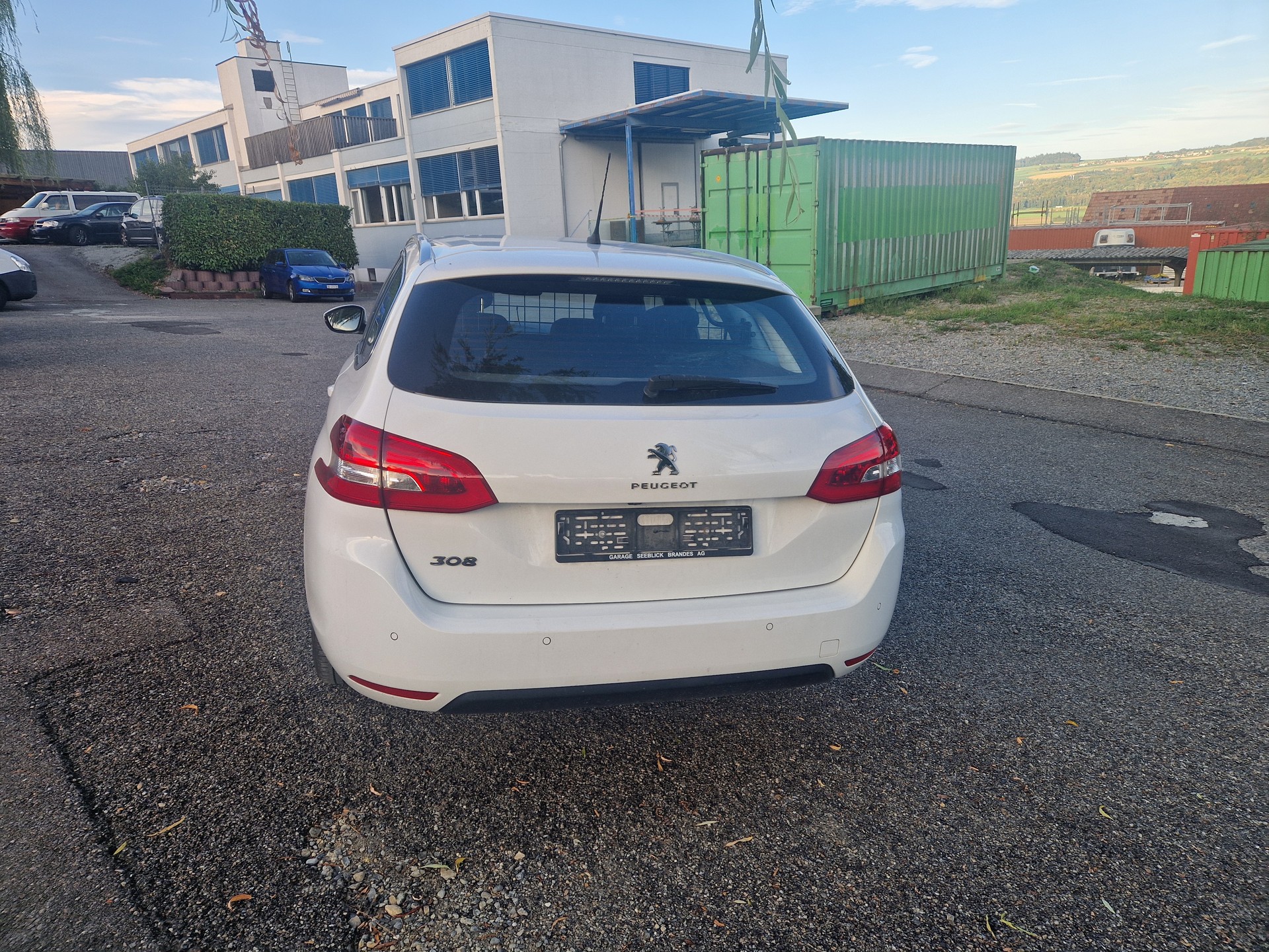 PEUGEOT 308 SW 1.5 BlueHDI Tech Edition EAT8-image-5