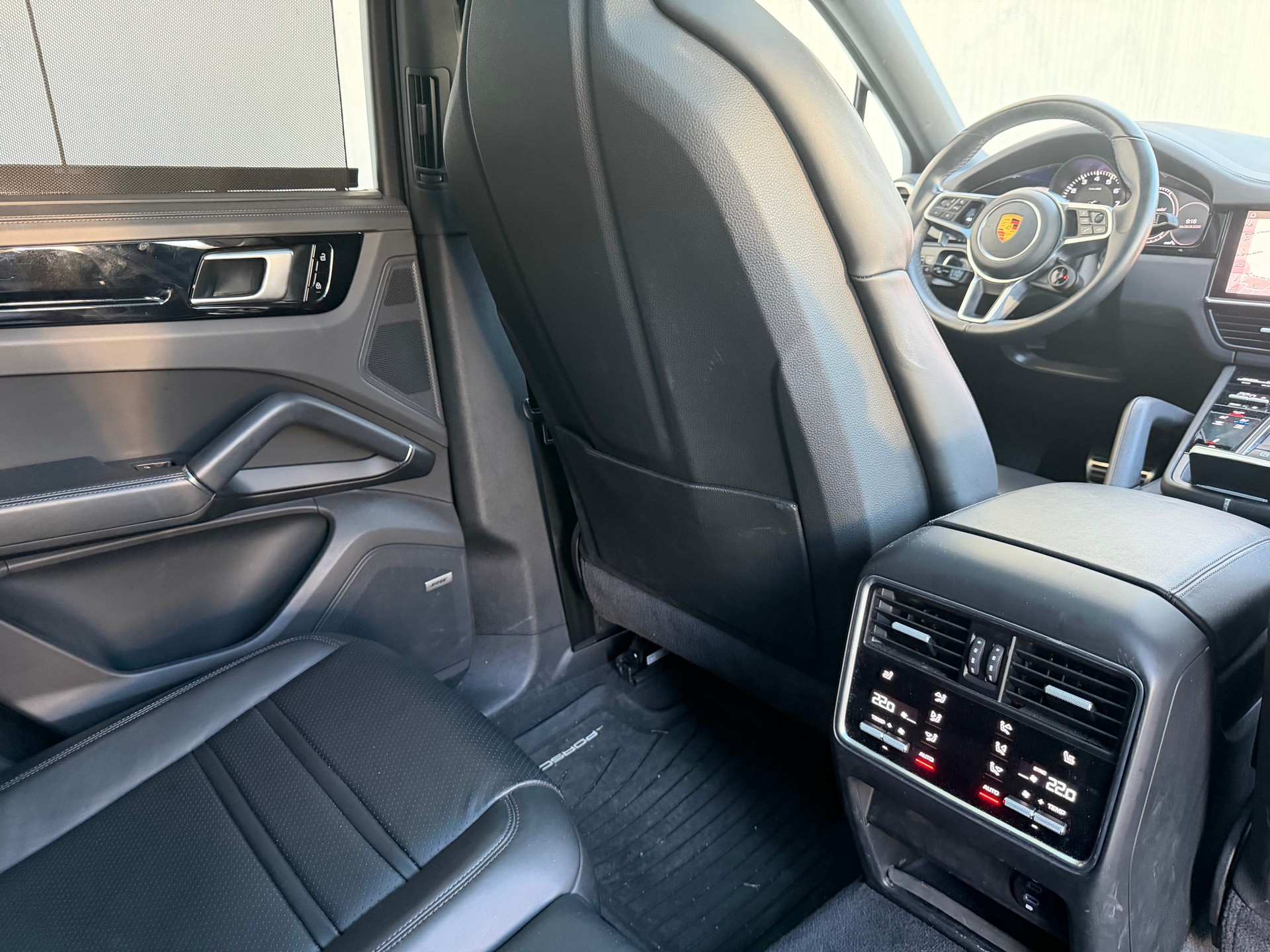 PORSCHE Cayenne S Coupé-image-19