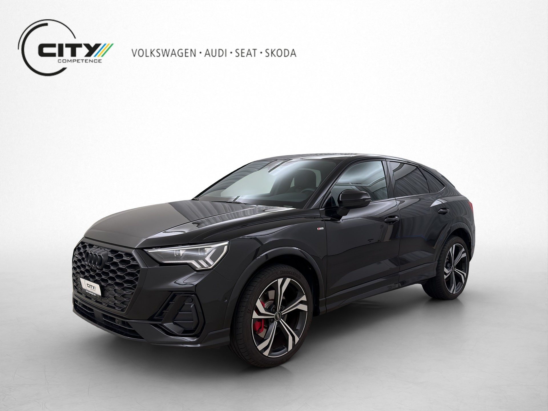 AUDI Q3 Sportback 2.0 45 TFSI S line-image-0