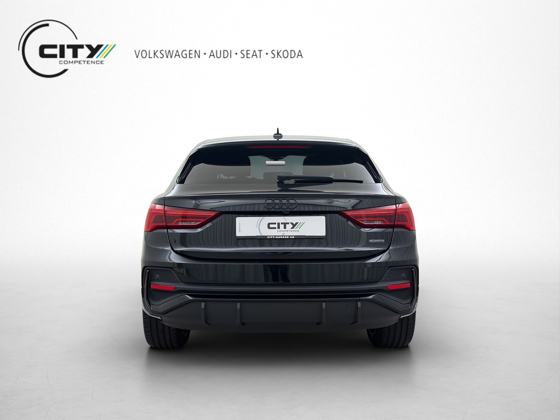 AUDI Q3 Sportback 2.0 45 TFSI S line-image-4