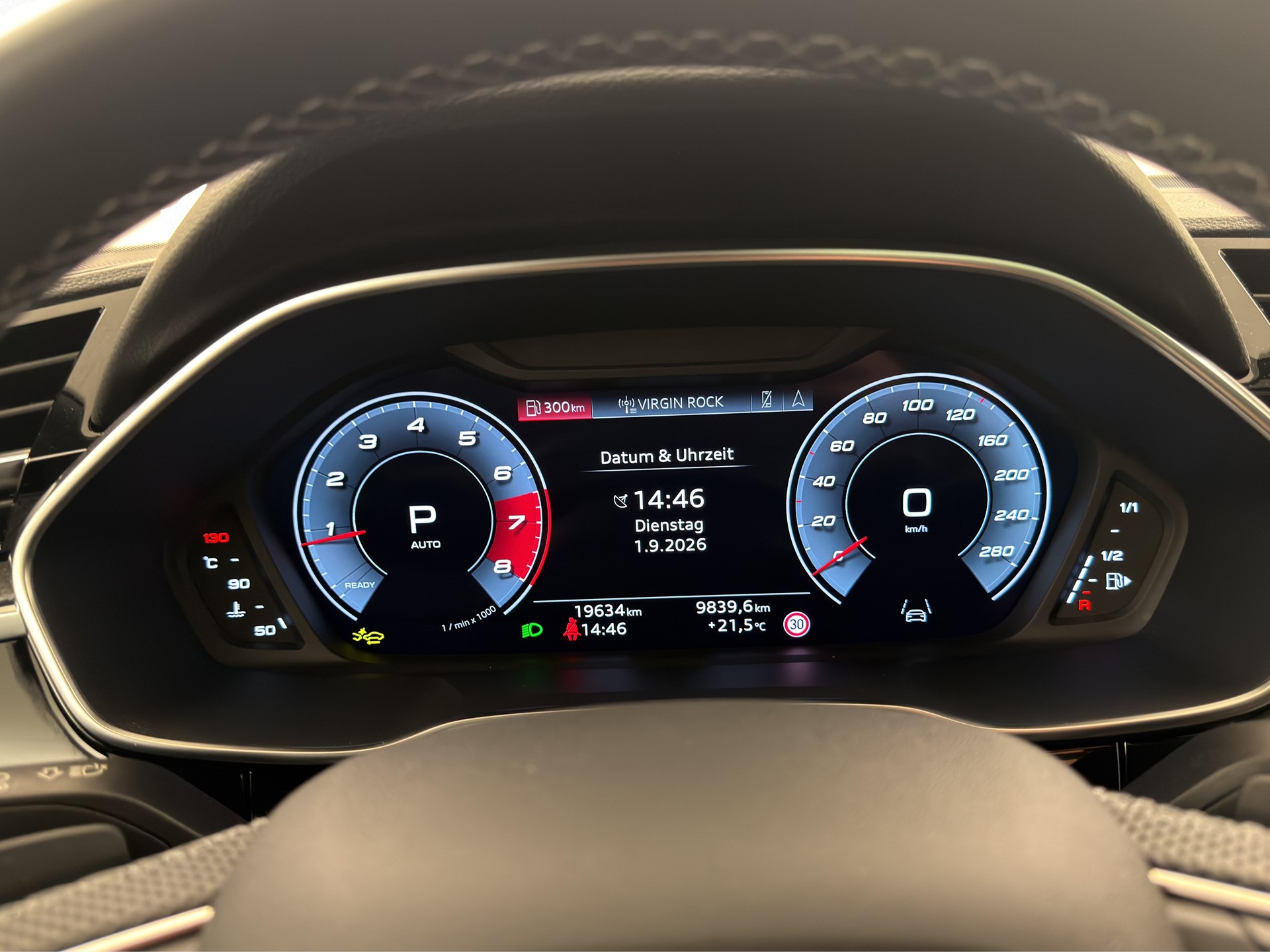 AUDI Q3 Sportback 2.0 45 TFSI S line-image-9