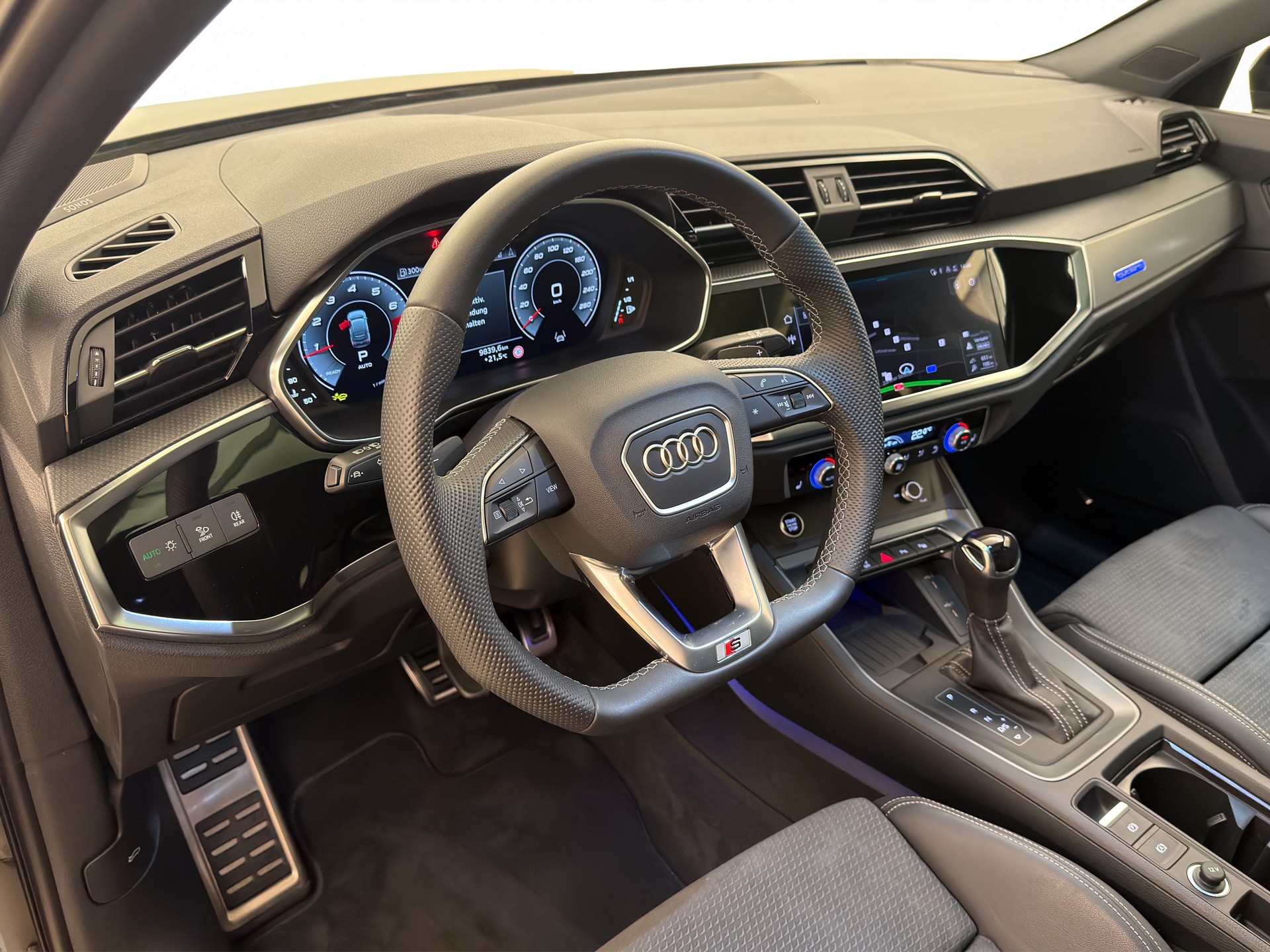 AUDI Q3 Sportback 2.0 45 TFSI S line-image-12
