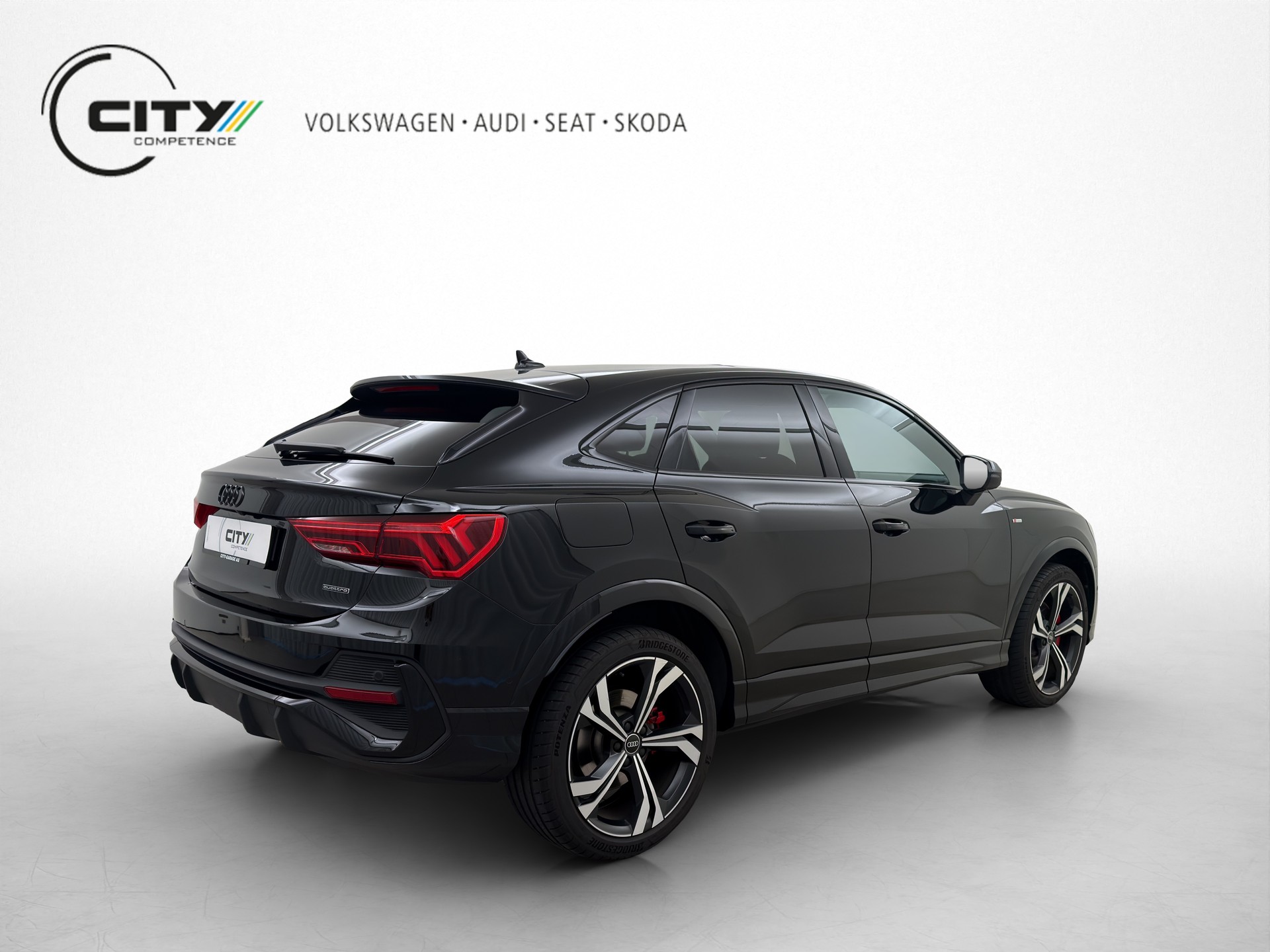 AUDI Q3 Sportback 2.0 45 TFSI S line-image-2