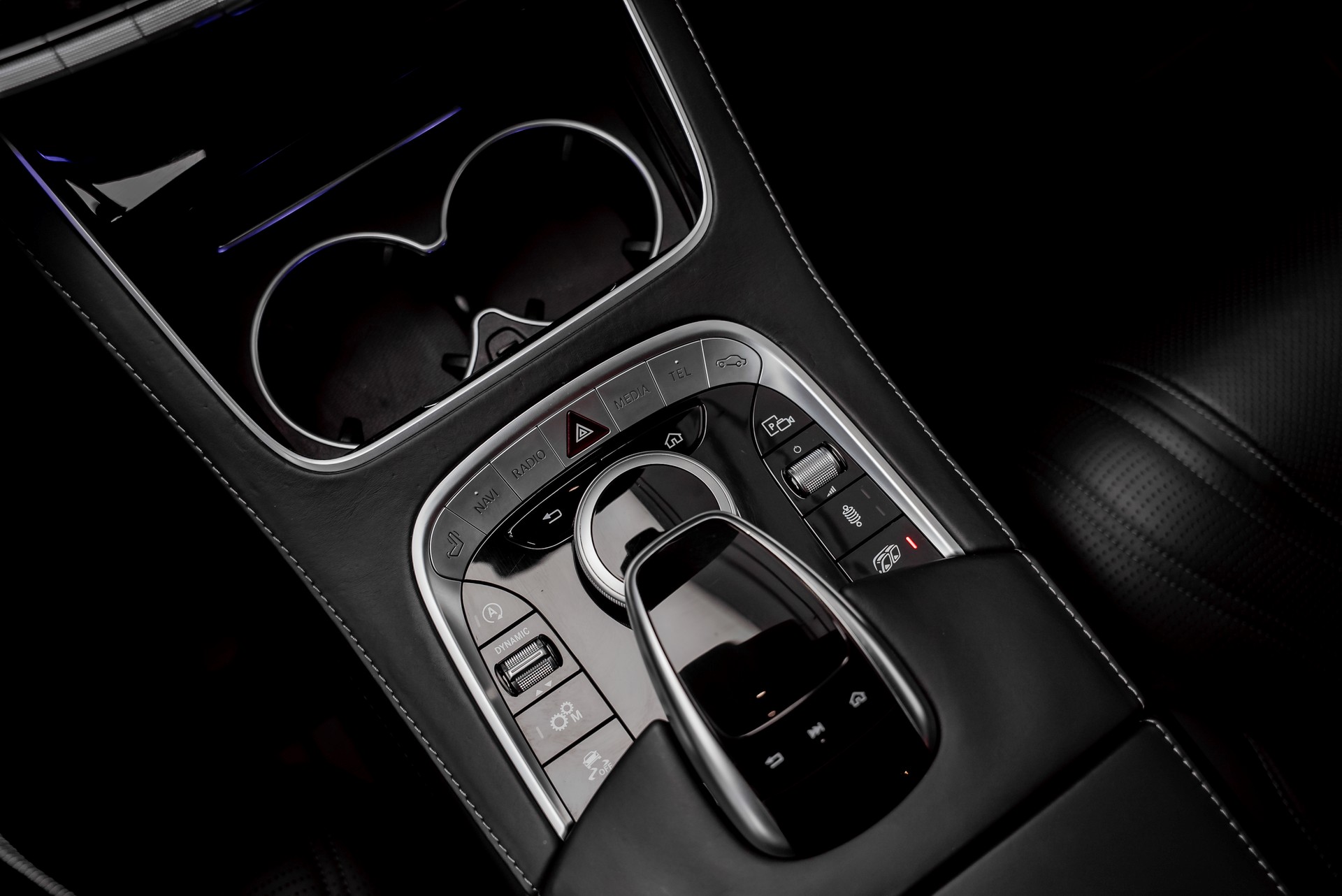 MERCEDES-BENZ S 63 V8 AMG 4matic+ lang-image-14