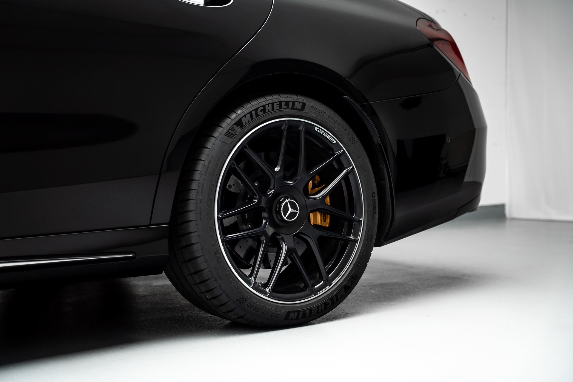 MERCEDES-BENZ S 63 V8 AMG 4matic+ lang-image-7