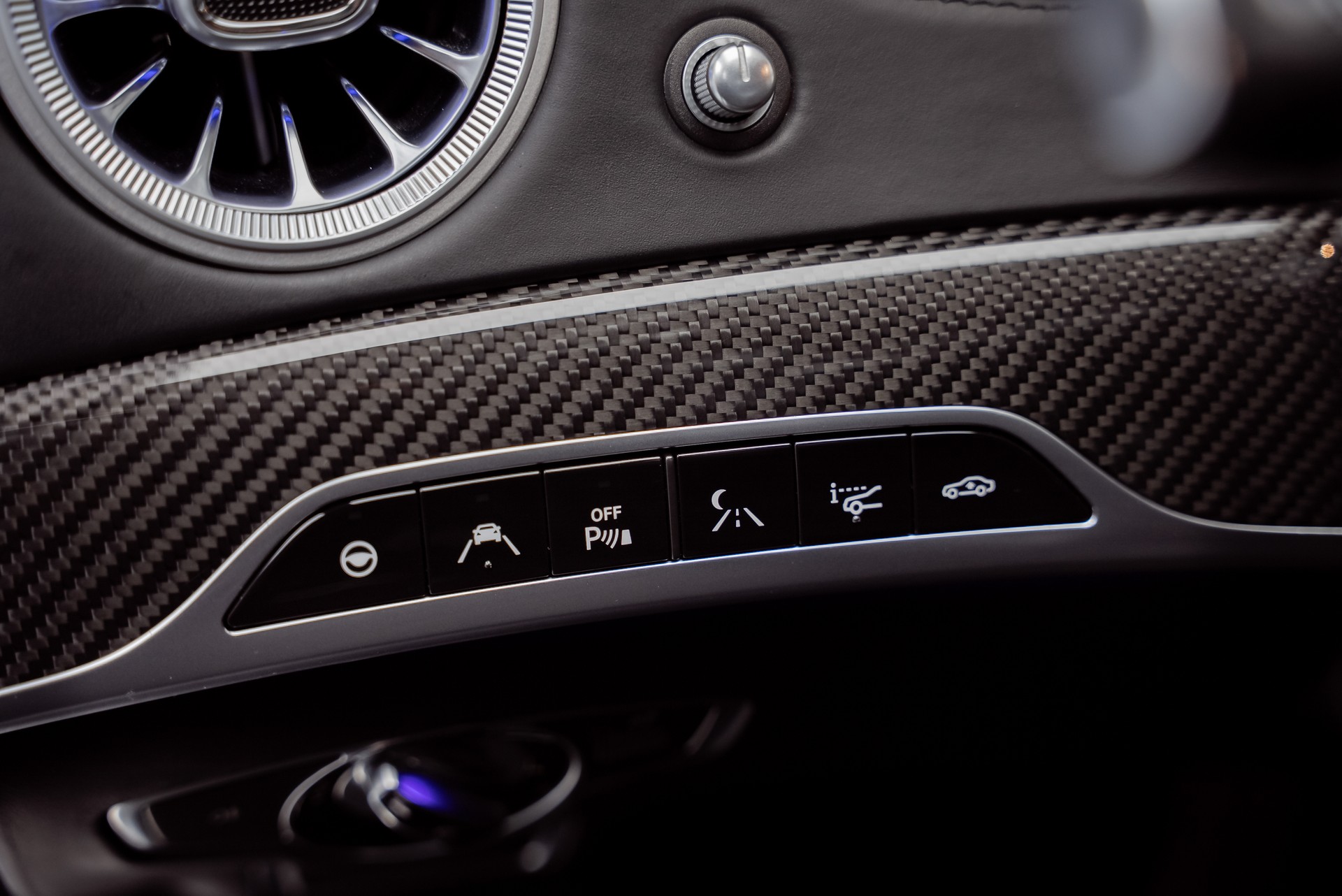 MERCEDES-BENZ S 63 V8 AMG 4matic+ lang-image-15