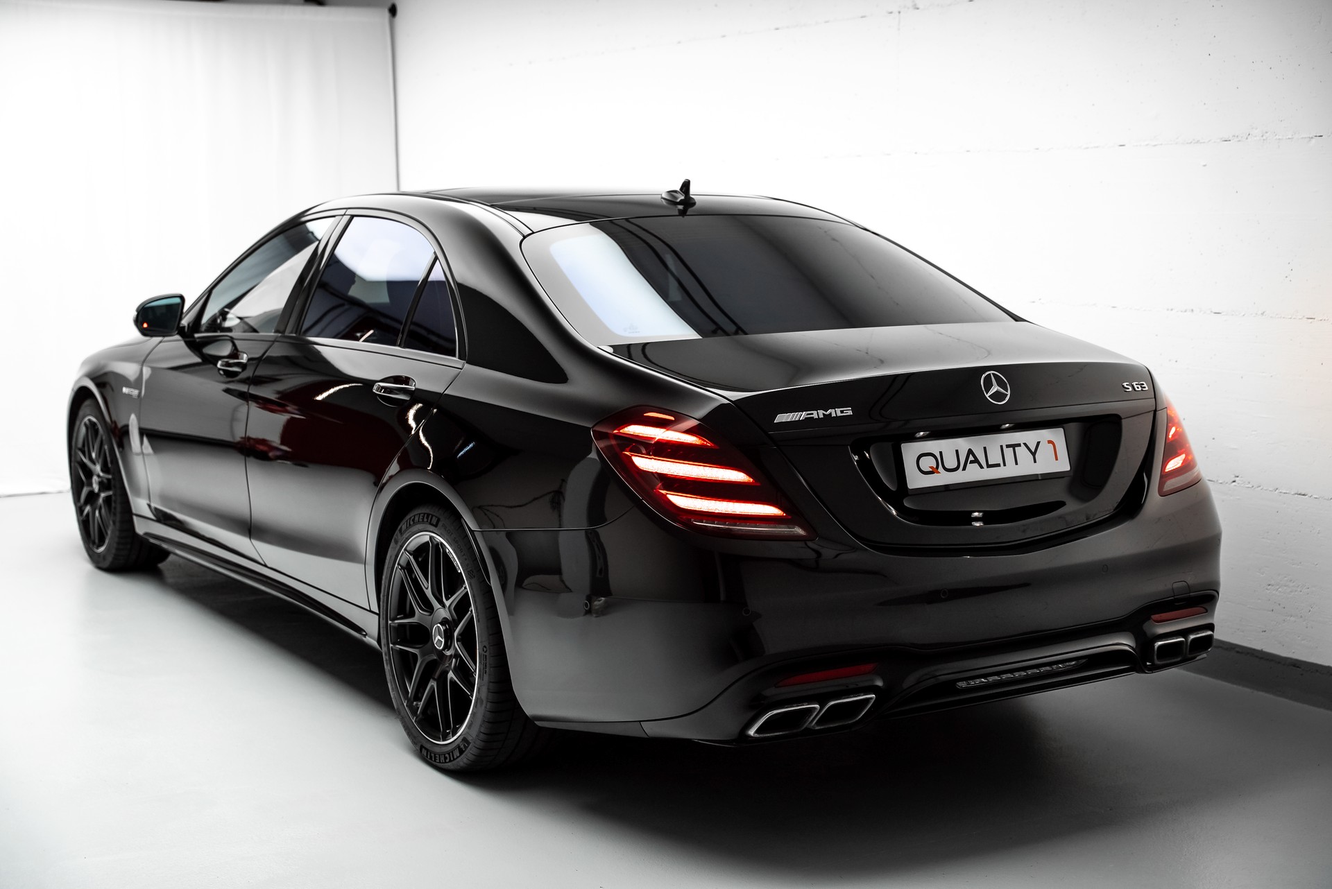 MERCEDES-BENZ S 63 V8 AMG 4matic+ lang-image-6